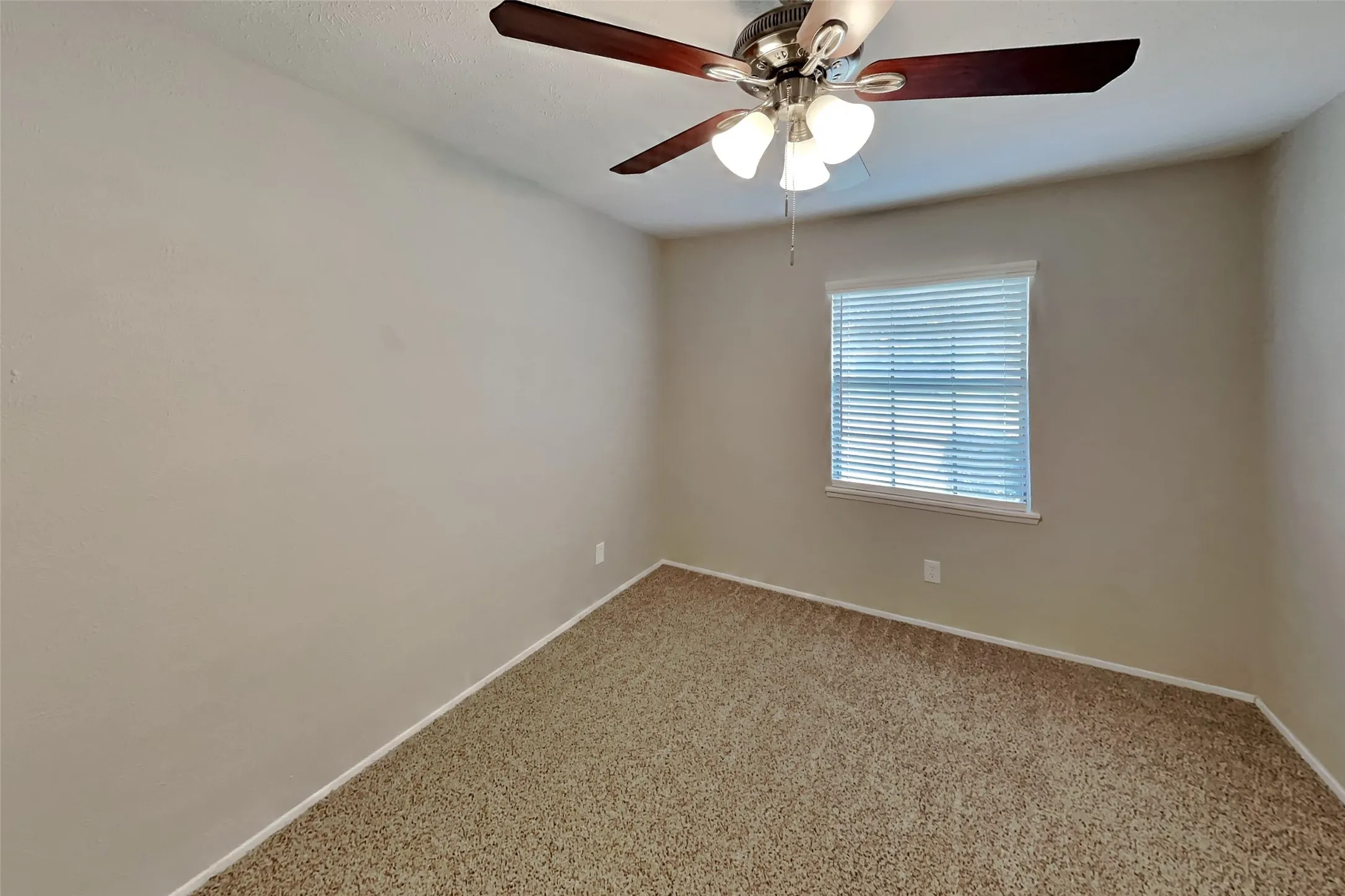 Single Family Residence For Rent in Collin County , 1309 Crestview Drive, Allen, Texas 75002, 3 Bedroom, 2 Bathroom, 2 Garage spaces, 1,612 Sqft, built in 1982, mls#21334995, Real Estate Agent in Allen, Homes For Rent in Collin county, Homes For Rent in Allen, Realtor in Allen Texas, Real Estate Brokerage Independent Realty Texas, Luminita Cordes Realtor