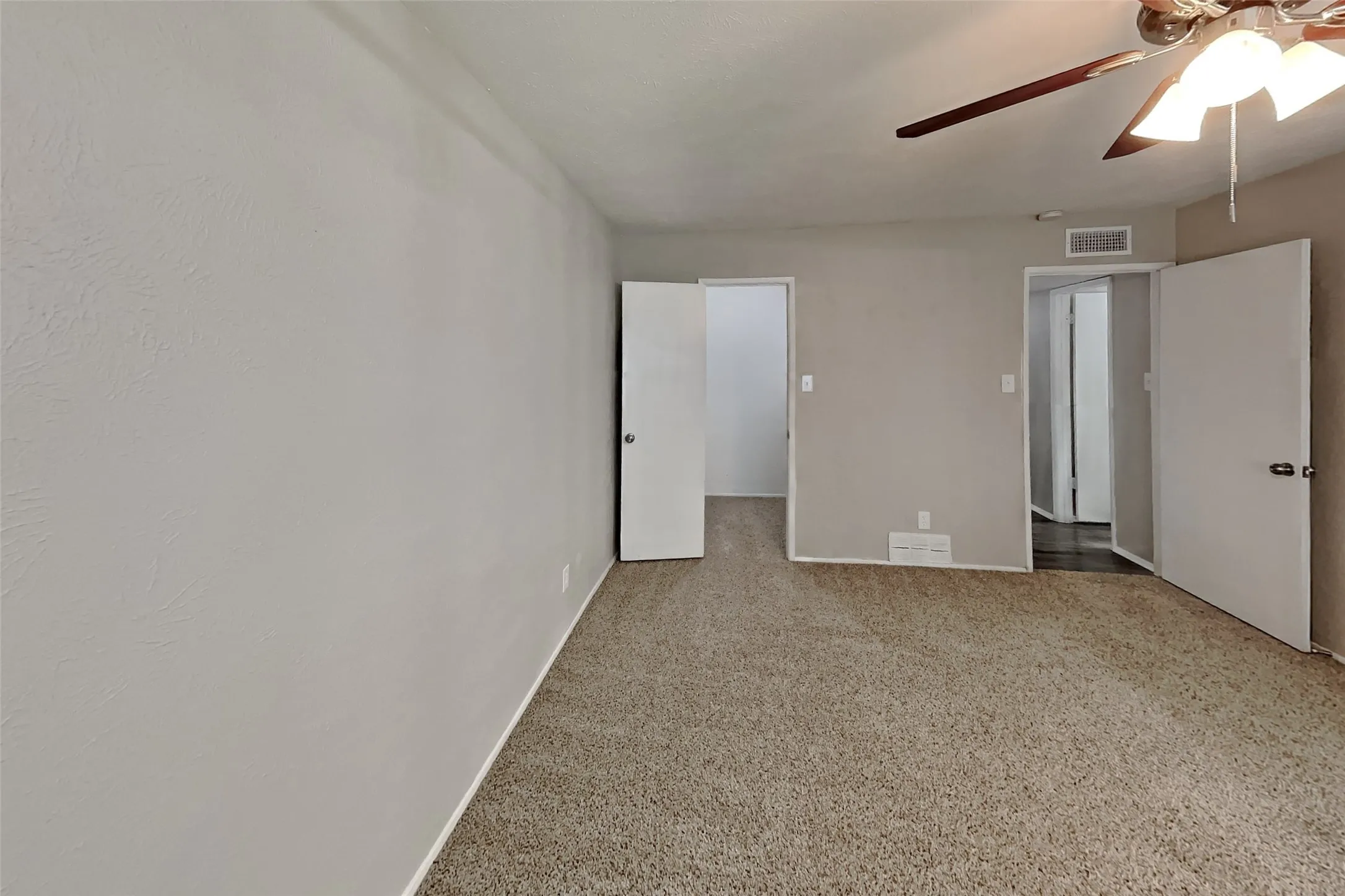 Single Family Residence For Rent in Collin County , 1309 Crestview Drive, Allen, Texas 75002, 3 Bedroom, 2 Bathroom, 2 Garage spaces, 1,612 Sqft, built in 1982, mls#21334995, Real Estate Agent in Allen, Homes For Rent in Collin county, Homes For Rent in Allen, Realtor in Allen Texas, Real Estate Brokerage Independent Realty Texas, Luminita Cordes Realtor