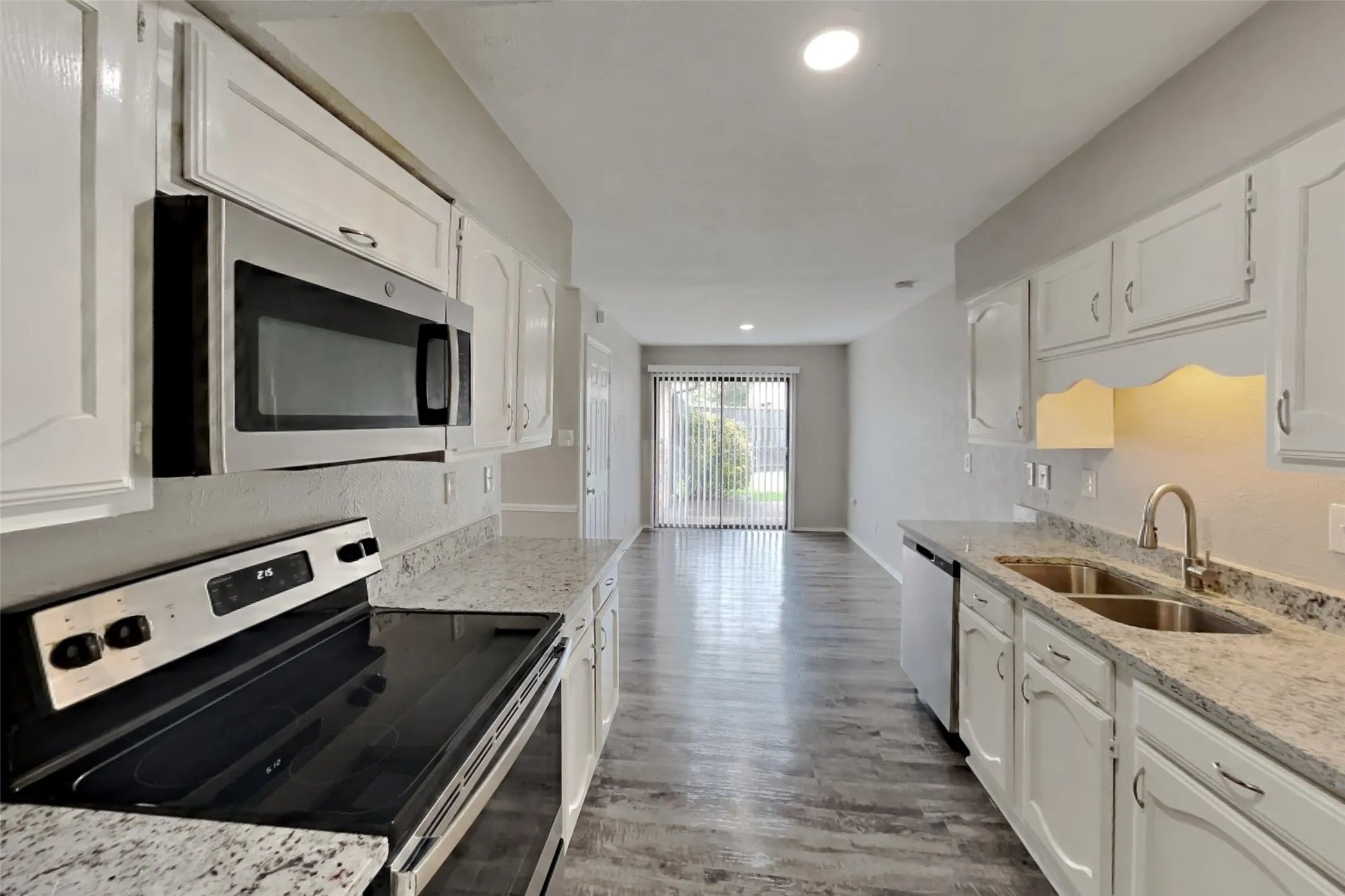 Single Family Residence For Rent in Collin County , 1309 Crestview Drive, Allen, Texas 75002, 3 Bedroom, 2 Bathroom, 2 Garage spaces, 1,612 Sqft, built in 1982, mls#21334995, Real Estate Agent in Allen, Homes For Rent in Collin county, Homes For Rent in Allen, Realtor in Allen Texas, Real Estate Brokerage Independent Realty Texas, Luminita Cordes Realtor
