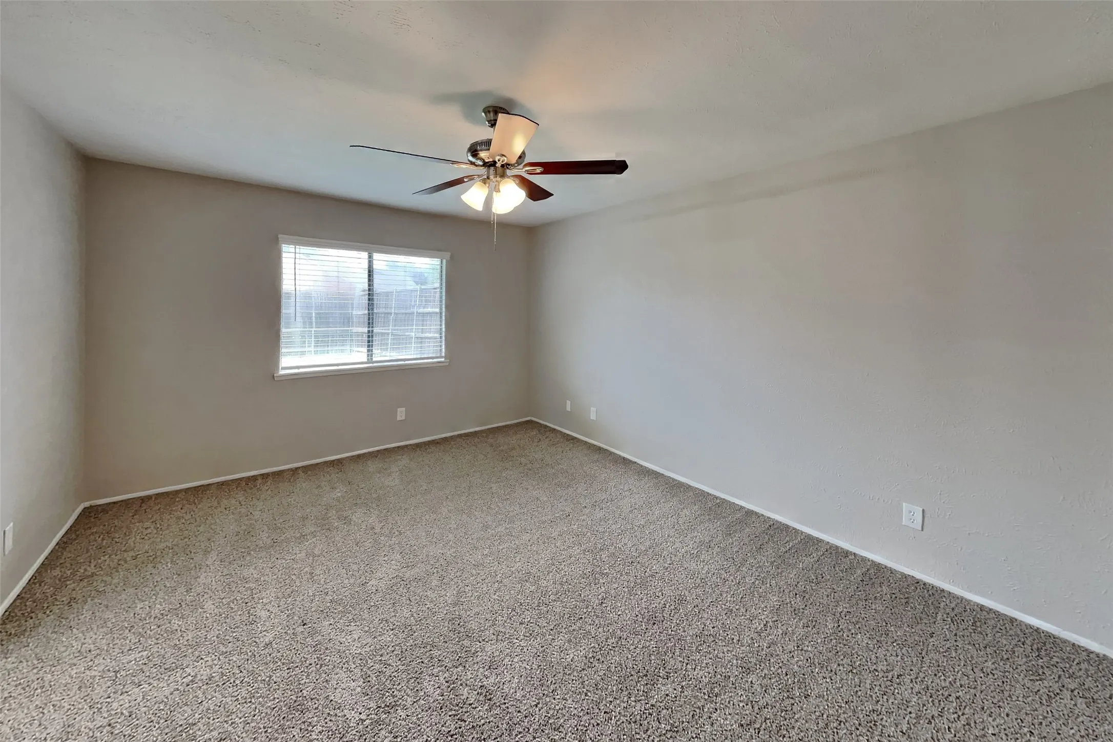 Single Family Residence For Rent in Collin County , 1309 Crestview Drive, Allen, Texas 75002, 3 Bedroom, 2 Bathroom, 2 Garage spaces, 1,612 Sqft, built in 1982, mls#21334995, Real Estate Agent in Allen, Homes For Rent in Collin county, Homes For Rent in Allen, Realtor in Allen Texas, Real Estate Brokerage Independent Realty Texas, Luminita Cordes Realtor