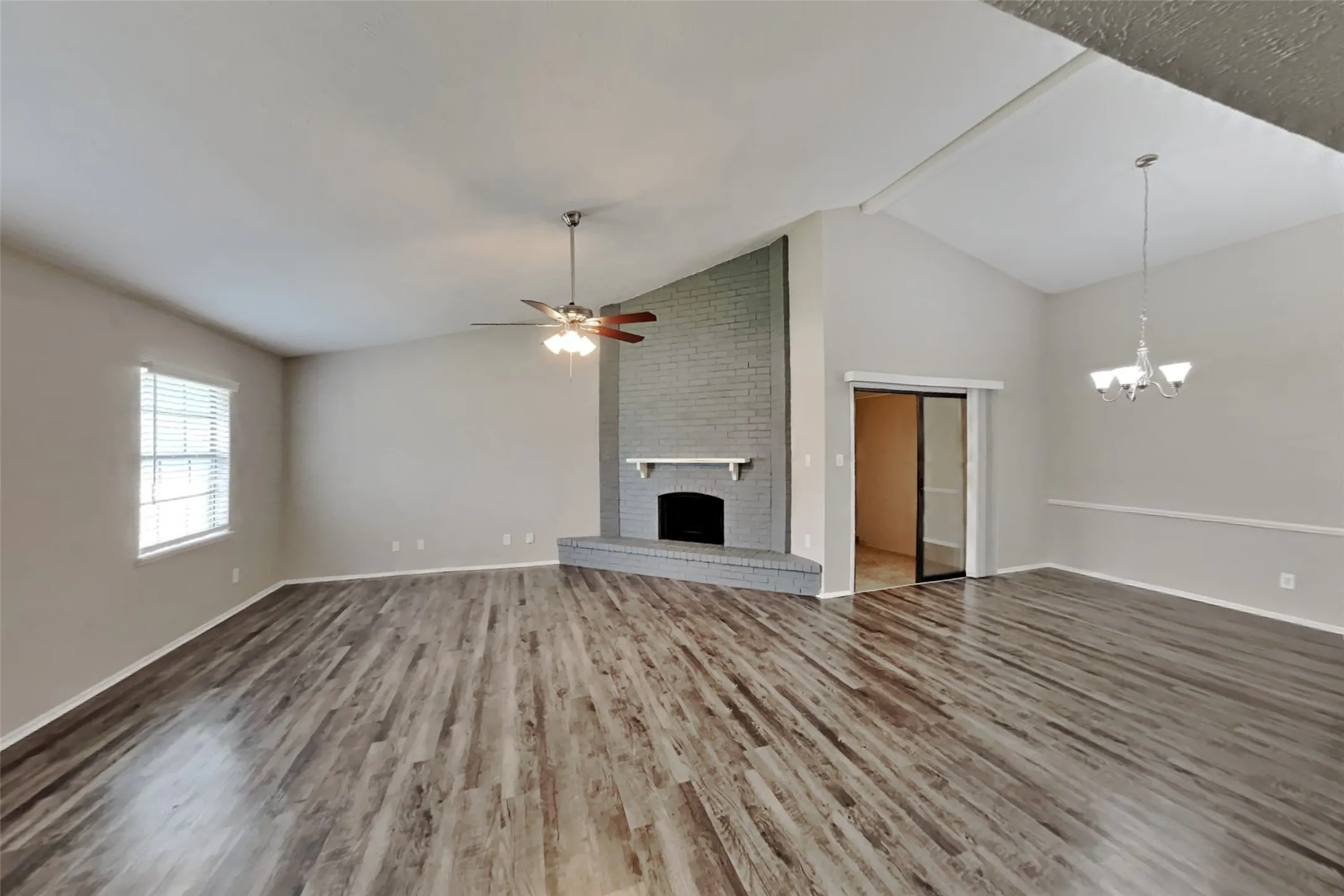 Single Family Residence For Rent in Collin County , 1309 Crestview Drive, Allen, Texas 75002, 3 Bedroom, 2 Bathroom, 2 Garage spaces, 1,612 Sqft, built in 1982, mls#21334995, Real Estate Agent in Allen, Homes For Rent in Collin county, Homes For Rent in Allen, Realtor in Allen Texas, Real Estate Brokerage Independent Realty Texas, Luminita Cordes Realtor