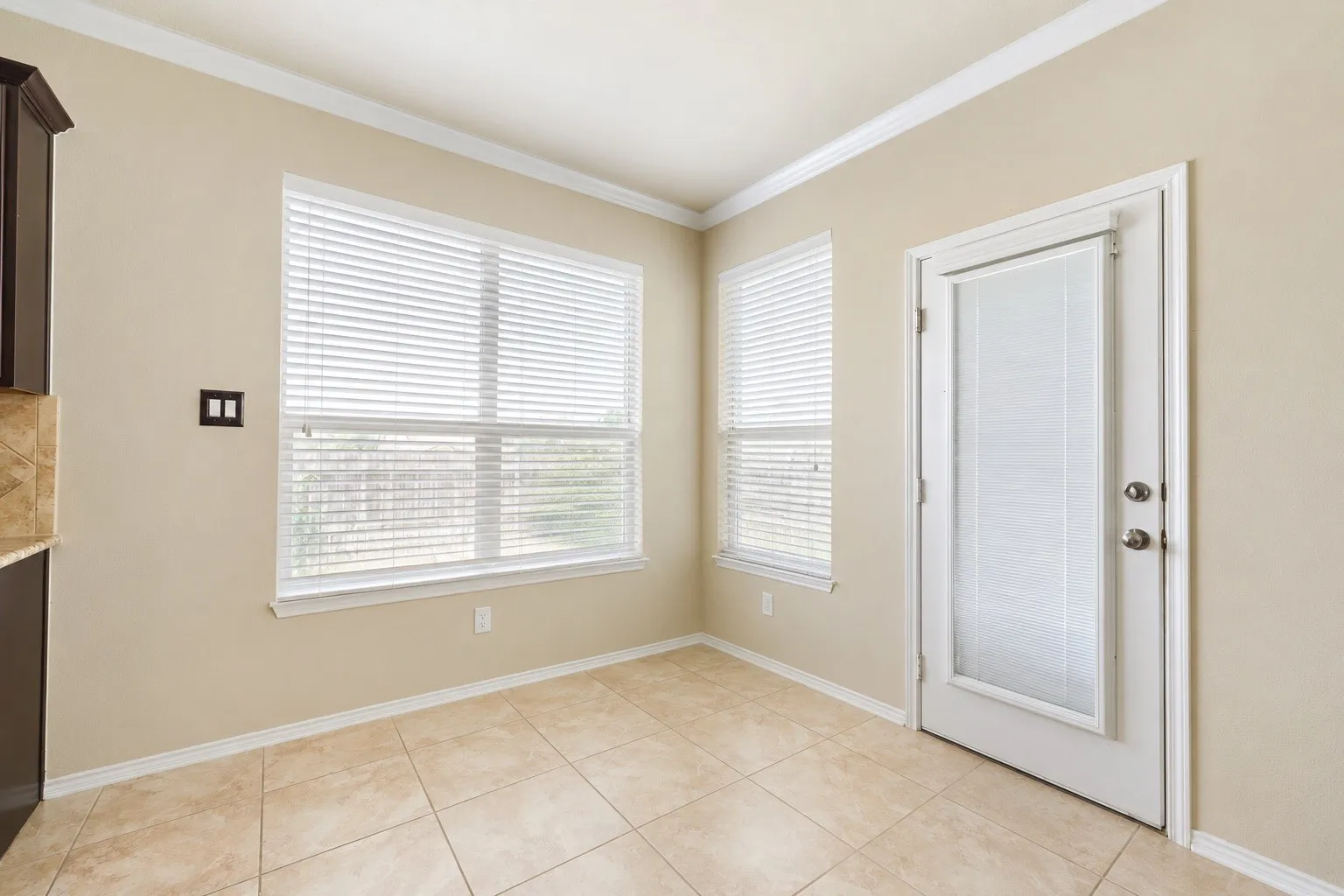 Single Family Residence For Sale in Tarrant County , 12532 Autumn Leaves Trail, Fort Worth, Texas 76244, 4 Bedroom, 4 Bathroom, 2 Garage spaces, 2,891 Sqft, built in 2011, mls#21333539, Real Estate Agent in Fort Worth, Homes For Sale in Tarrant county, Homes For Sale in Fort Worth, Realtor in Fort Worth Texas, Real Estate Brokerage Independent Realty Texas, Luminita Cordes Realtor