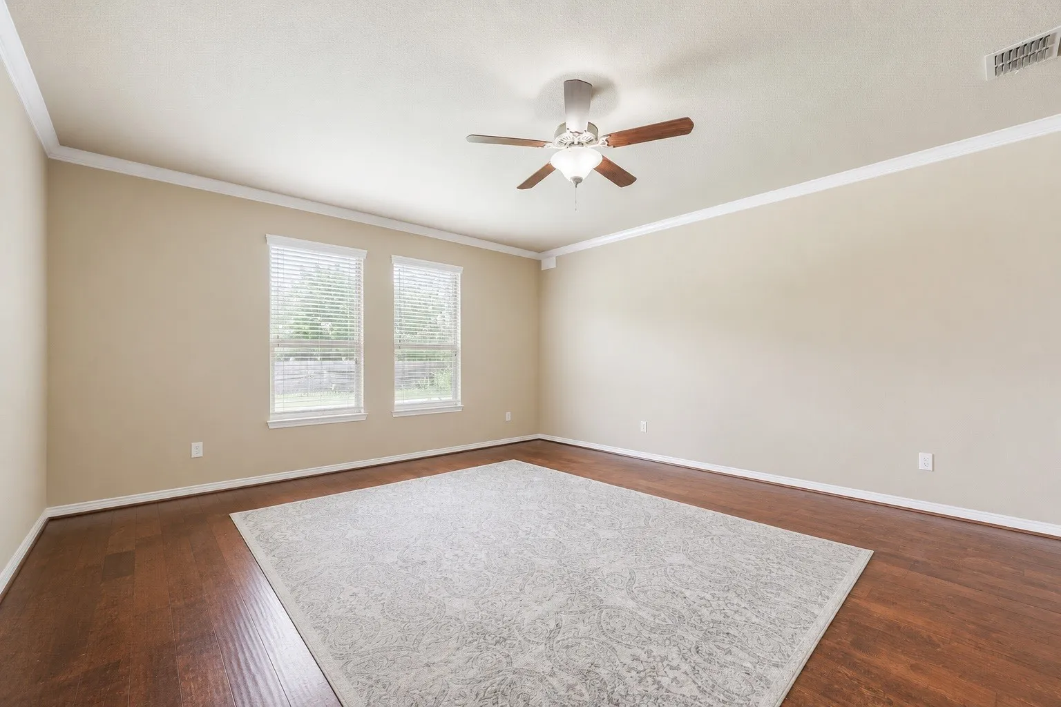 Single Family Residence For Sale in Tarrant County , 12532 Autumn Leaves Trail, Fort Worth, Texas 76244, 4 Bedroom, 4 Bathroom, 2 Garage spaces, 2,891 Sqft, built in 2011, mls#21333539, Real Estate Agent in Fort Worth, Homes For Sale in Tarrant county, Homes For Sale in Fort Worth, Realtor in Fort Worth Texas, Real Estate Brokerage Independent Realty Texas, Luminita Cordes Realtor
