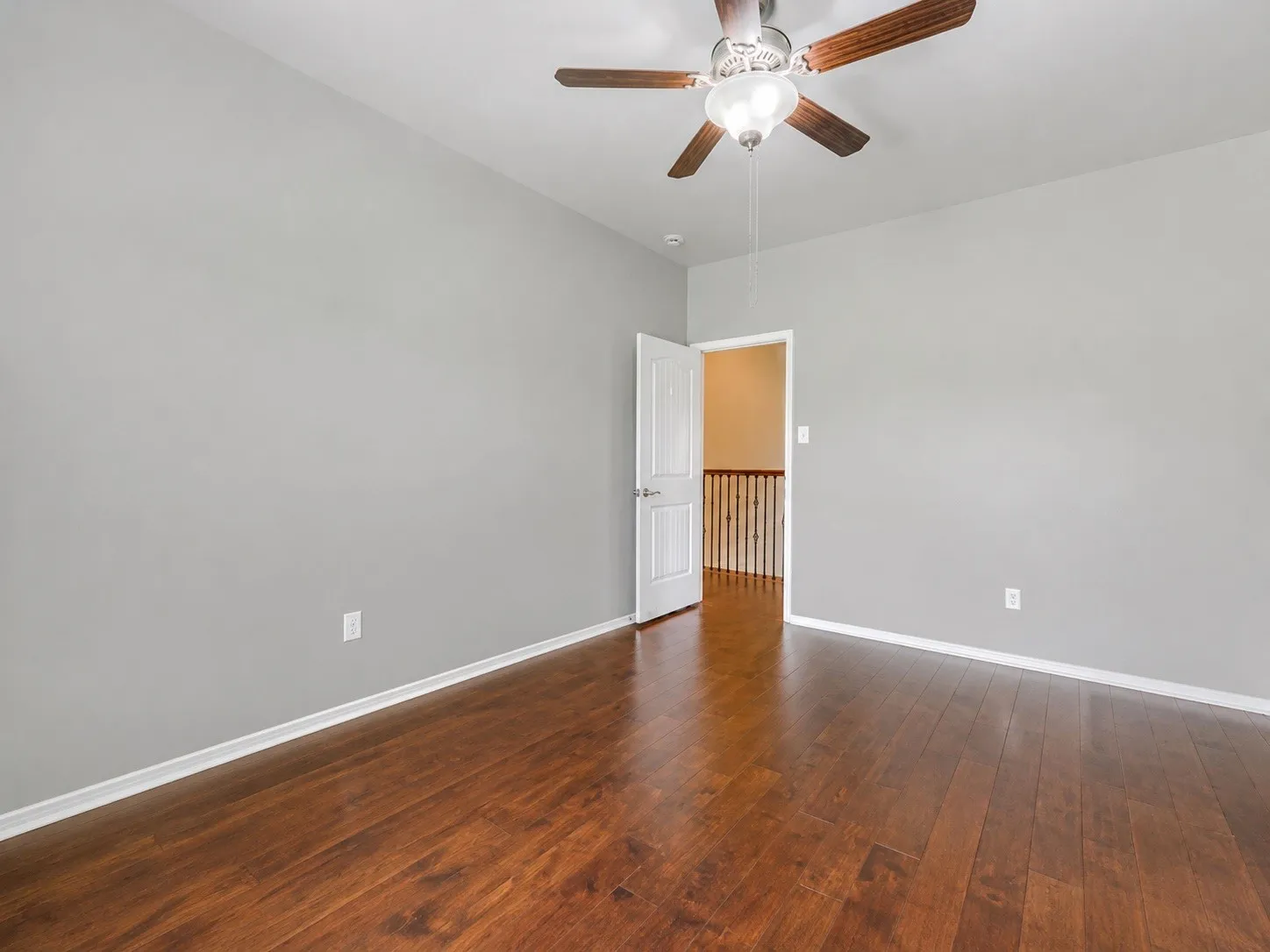 Single Family Residence For Sale in Tarrant County , 12532 Autumn Leaves Trail, Fort Worth, Texas 76244, 4 Bedroom, 4 Bathroom, 2 Garage spaces, 2,891 Sqft, built in 2011, mls#21333539, Real Estate Agent in Fort Worth, Homes For Sale in Tarrant county, Homes For Sale in Fort Worth, Realtor in Fort Worth Texas, Real Estate Brokerage Independent Realty Texas, Luminita Cordes Realtor
