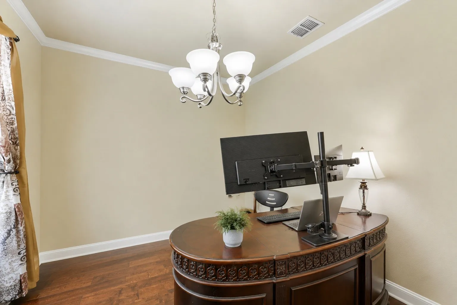 Single Family Residence For Sale in Tarrant County , 12532 Autumn Leaves Trail, Fort Worth, Texas 76244, 4 Bedroom, 4 Bathroom, 2 Garage spaces, 2,891 Sqft, built in 2011, mls#21333539, Real Estate Agent in Fort Worth, Homes For Sale in Tarrant county, Homes For Sale in Fort Worth, Realtor in Fort Worth Texas, Real Estate Brokerage Independent Realty Texas, Luminita Cordes Realtor