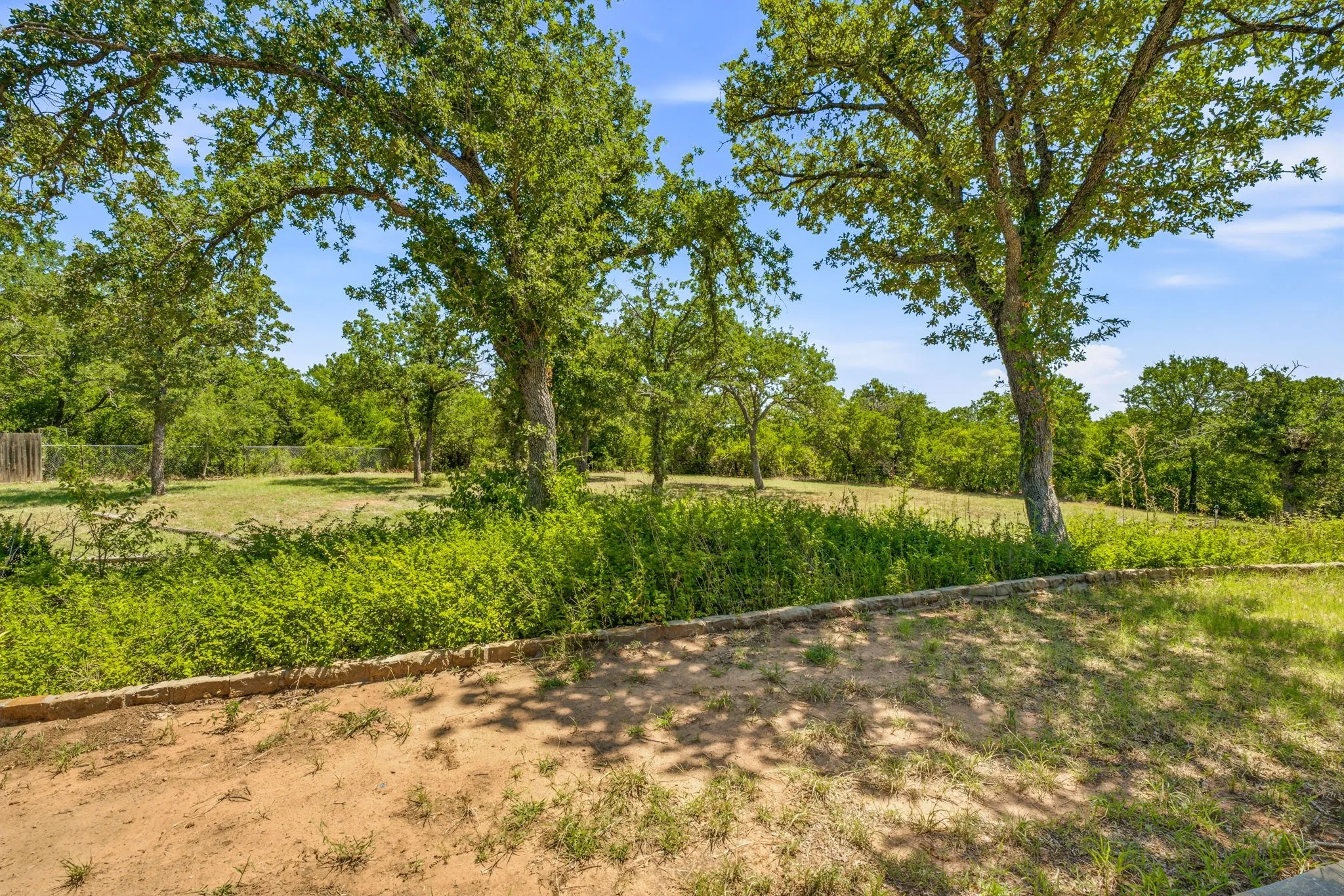 Single Family Residence For Sale in Young County , 1513 Mimosa Circle, Graham, Texas 76450, 4 Bedroom, 3 Bathroom, 1 Garage spaces, 2,647 Sqft, built in 1980, mls#21327195, Real Estate Agent in Graham, Homes For Sale in Young county, Homes For Sale in Graham, Realtor in Graham Texas, Real Estate Brokerage Independent Realty Texas, Luminita Cordes Realtor