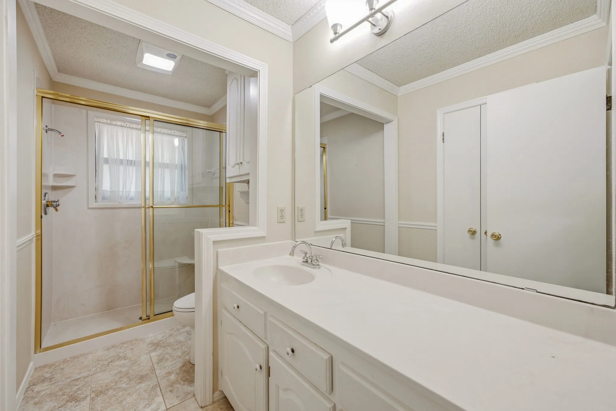 Single Family Residence For Sale in Young County , 1513 Mimosa Circle, Graham, Texas 76450, 4 Bedroom, 3 Bathroom, 1 Garage spaces, 2,647 Sqft, built in 1980, mls#21327195, Real Estate Agent in Graham, Homes For Sale in Young county, Homes For Sale in Graham, Realtor in Graham Texas, Real Estate Brokerage Independent Realty Texas, Luminita Cordes Realtor