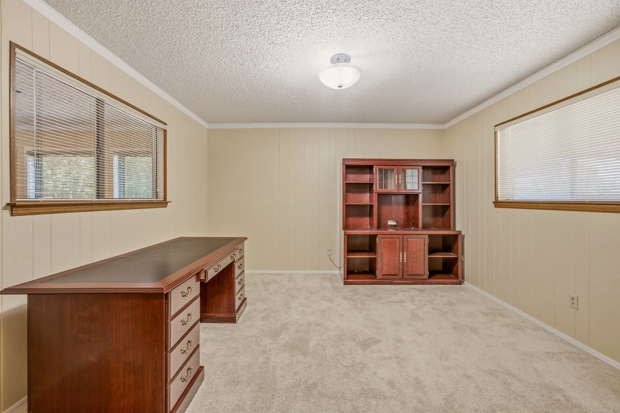 Single Family Residence For Sale in Young County , 1513 Mimosa Circle, Graham, Texas 76450, 4 Bedroom, 3 Bathroom, 1 Garage spaces, 2,647 Sqft, built in 1980, mls#21327195, Real Estate Agent in Graham, Homes For Sale in Young county, Homes For Sale in Graham, Realtor in Graham Texas, Real Estate Brokerage Independent Realty Texas, Luminita Cordes Realtor