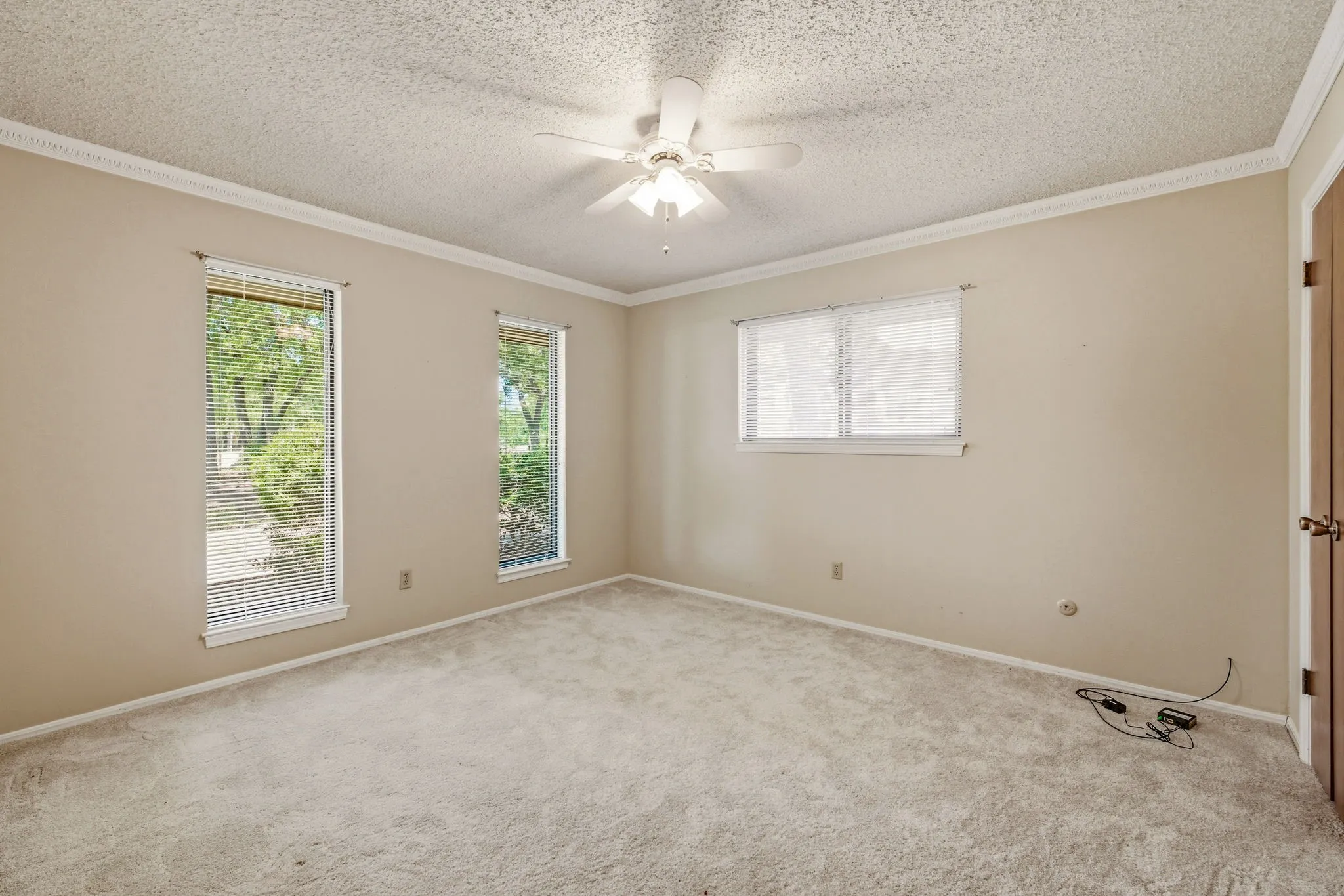 Single Family Residence For Sale in Young County , 1513 Mimosa Circle, Graham, Texas 76450, 4 Bedroom, 3 Bathroom, 1 Garage spaces, 2,647 Sqft, built in 1980, mls#21327195, Real Estate Agent in Graham, Homes For Sale in Young county, Homes For Sale in Graham, Realtor in Graham Texas, Real Estate Brokerage Independent Realty Texas, Luminita Cordes Realtor