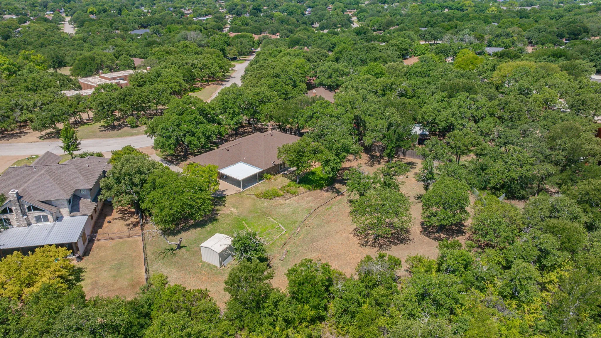 Single Family Residence For Sale in Young County , 1513 Mimosa Circle, Graham, Texas 76450, 4 Bedroom, 3 Bathroom, 1 Garage spaces, 2,647 Sqft, built in 1980, mls#21327195, Real Estate Agent in Graham, Homes For Sale in Young county, Homes For Sale in Graham, Realtor in Graham Texas, Real Estate Brokerage Independent Realty Texas, Luminita Cordes Realtor
