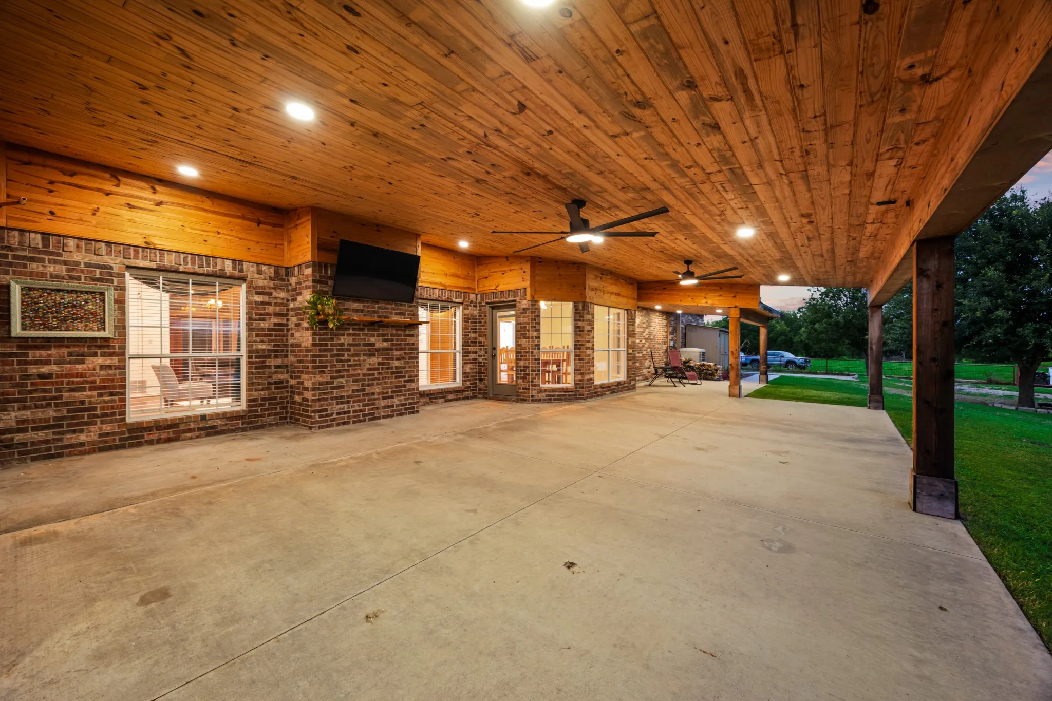 Single Family Residence For Sale in Kaufman County , 10052 Helms Trail, Forney, Texas 75126, 4 Bedroom, 3 Bathroom, 2 Garage spaces, 2,952 Sqft, built in 2000, mls#21334456, Real Estate Agent in Forney, Homes For Sale in Kaufman county, Homes For Sale in Forney, Realtor in Forney Texas, Real Estate Brokerage Independent Realty Texas, Luminita Cordes Realtor