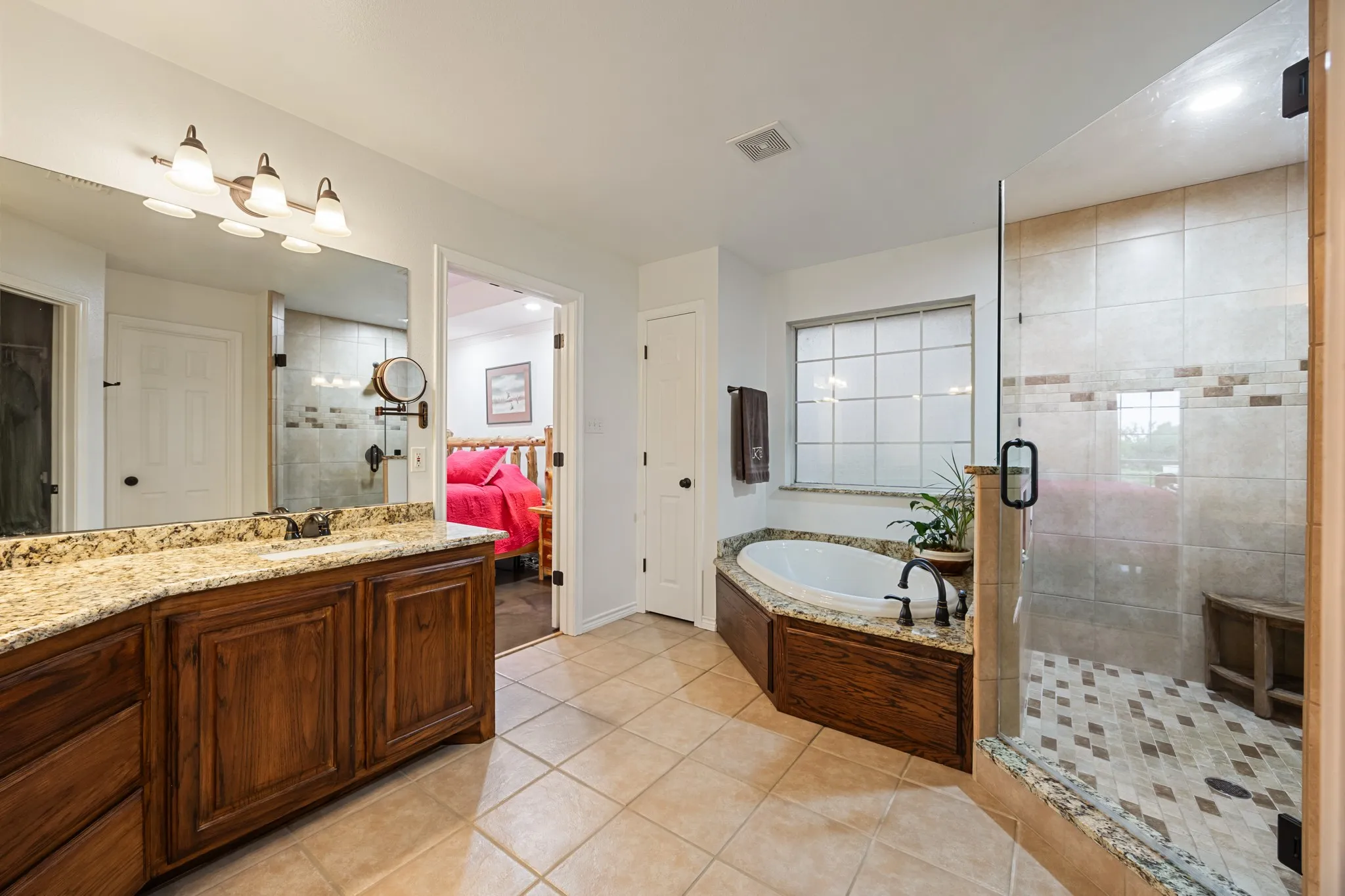 Single Family Residence For Sale in Kaufman County , 10052 Helms Trail, Forney, Texas 75126, 4 Bedroom, 3 Bathroom, 2 Garage spaces, 2,952 Sqft, built in 2000, mls#21334456, Real Estate Agent in Forney, Homes For Sale in Kaufman county, Homes For Sale in Forney, Realtor in Forney Texas, Real Estate Brokerage Independent Realty Texas, Luminita Cordes Realtor