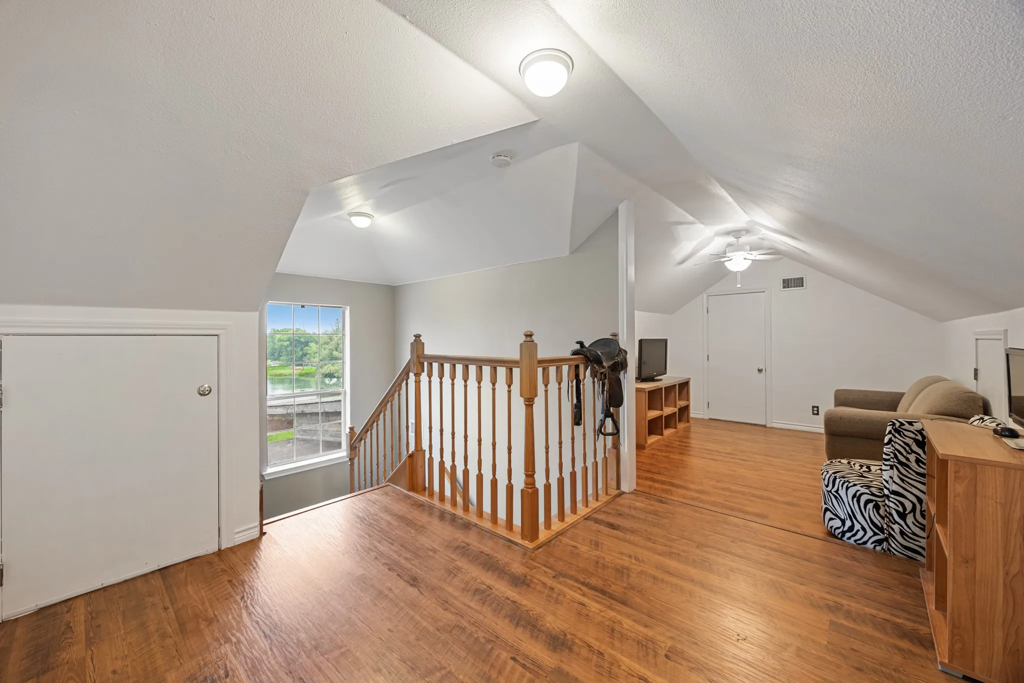 Single Family Residence For Sale in Kaufman County , 10052 Helms Trail, Forney, Texas 75126, 4 Bedroom, 3 Bathroom, 2 Garage spaces, 2,952 Sqft, built in 2000, mls#21334456, Real Estate Agent in Forney, Homes For Sale in Kaufman county, Homes For Sale in Forney, Realtor in Forney Texas, Real Estate Brokerage Independent Realty Texas, Luminita Cordes Realtor