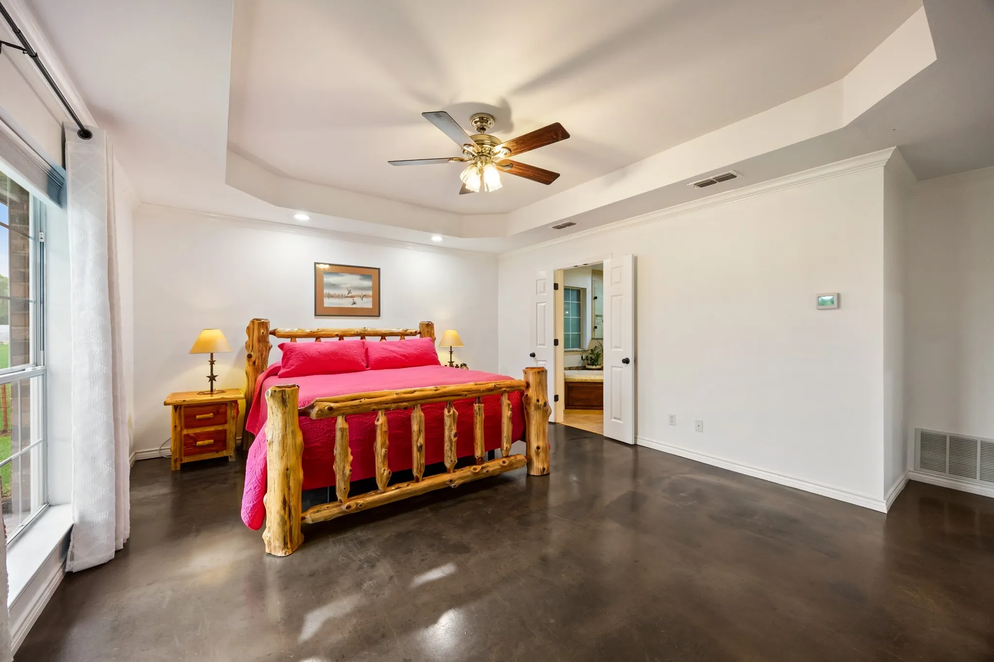 Single Family Residence For Sale in Kaufman County , 10052 Helms Trail, Forney, Texas 75126, 4 Bedroom, 3 Bathroom, 2 Garage spaces, 2,952 Sqft, built in 2000, mls#21334456, Real Estate Agent in Forney, Homes For Sale in Kaufman county, Homes For Sale in Forney, Realtor in Forney Texas, Real Estate Brokerage Independent Realty Texas, Luminita Cordes Realtor