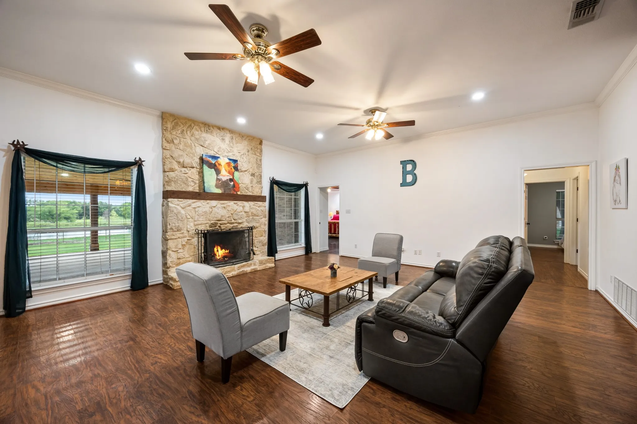 Single Family Residence For Sale in Kaufman County , 10052 Helms Trail, Forney, Texas 75126, 4 Bedroom, 3 Bathroom, 2 Garage spaces, 2,952 Sqft, built in 2000, mls#21334456, Real Estate Agent in Forney, Homes For Sale in Kaufman county, Homes For Sale in Forney, Realtor in Forney Texas, Real Estate Brokerage Independent Realty Texas, Luminita Cordes Realtor