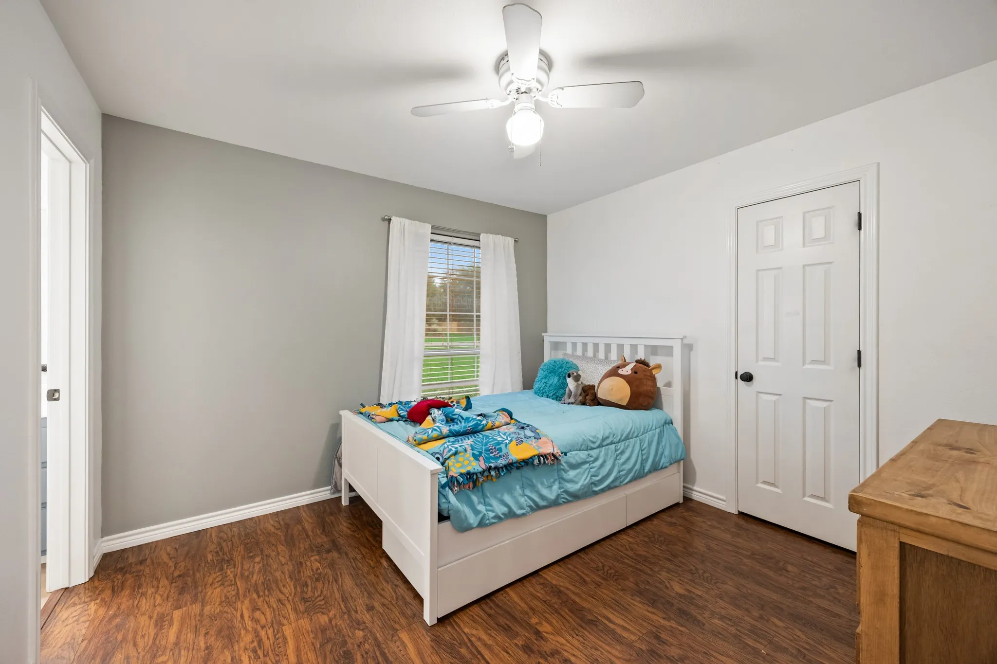 Single Family Residence For Sale in Kaufman County , 10052 Helms Trail, Forney, Texas 75126, 4 Bedroom, 3 Bathroom, 2 Garage spaces, 2,952 Sqft, built in 2000, mls#21334456, Real Estate Agent in Forney, Homes For Sale in Kaufman county, Homes For Sale in Forney, Realtor in Forney Texas, Real Estate Brokerage Independent Realty Texas, Luminita Cordes Realtor