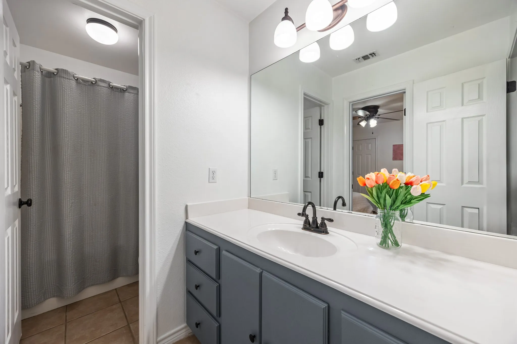 Single Family Residence For Sale in Kaufman County , 10052 Helms Trail, Forney, Texas 75126, 4 Bedroom, 3 Bathroom, 2 Garage spaces, 2,952 Sqft, built in 2000, mls#21334456, Real Estate Agent in Forney, Homes For Sale in Kaufman county, Homes For Sale in Forney, Realtor in Forney Texas, Real Estate Brokerage Independent Realty Texas, Luminita Cordes Realtor