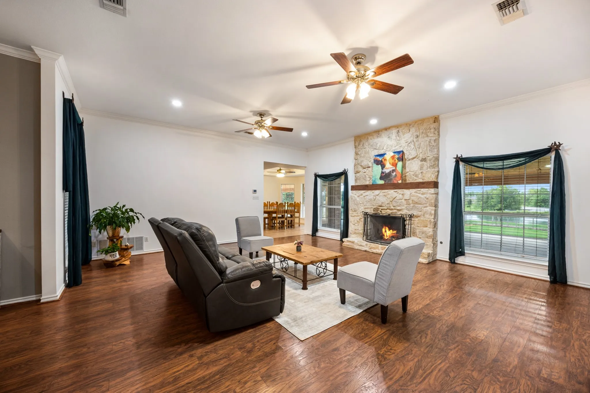 Single Family Residence For Sale in Kaufman County , 10052 Helms Trail, Forney, Texas 75126, 4 Bedroom, 3 Bathroom, 2 Garage spaces, 2,952 Sqft, built in 2000, mls#21334456, Real Estate Agent in Forney, Homes For Sale in Kaufman county, Homes For Sale in Forney, Realtor in Forney Texas, Real Estate Brokerage Independent Realty Texas, Luminita Cordes Realtor