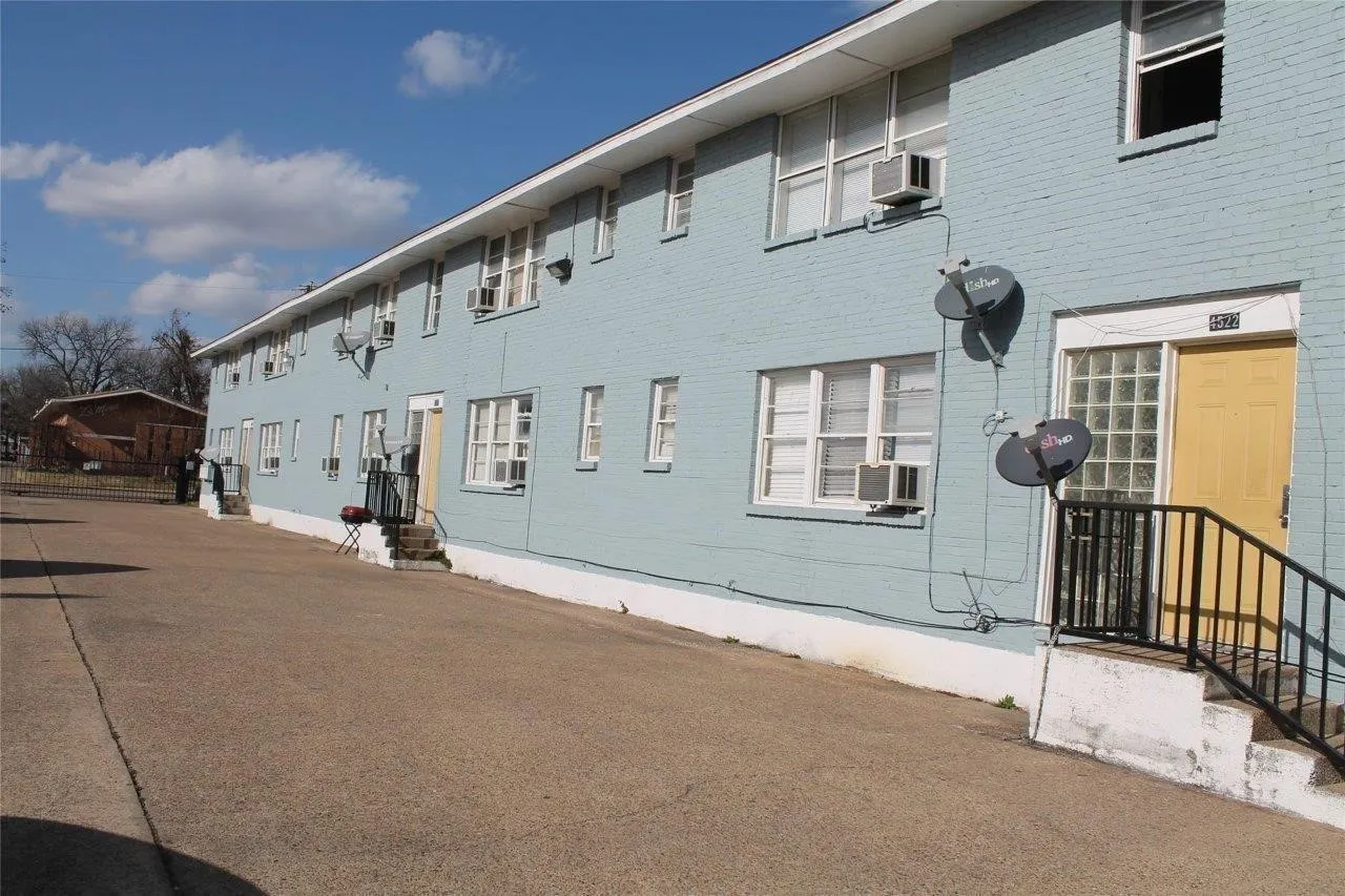 Apartment For Rent in Dallas County , 4520 Columbia Avenue 2, Dallas, Texas 75226, 1 Bedroom, 1 Bathroom, Garage spaces, 700 Sqft, built in 1963, mls#21335020, Real Estate Agent in Dallas, Homes For Rent in Dallas county, Homes For Rent in Dallas, Realtor in Dallas Texas, Real Estate Brokerage Independent Realty Texas, Luminita Cordes Realtor