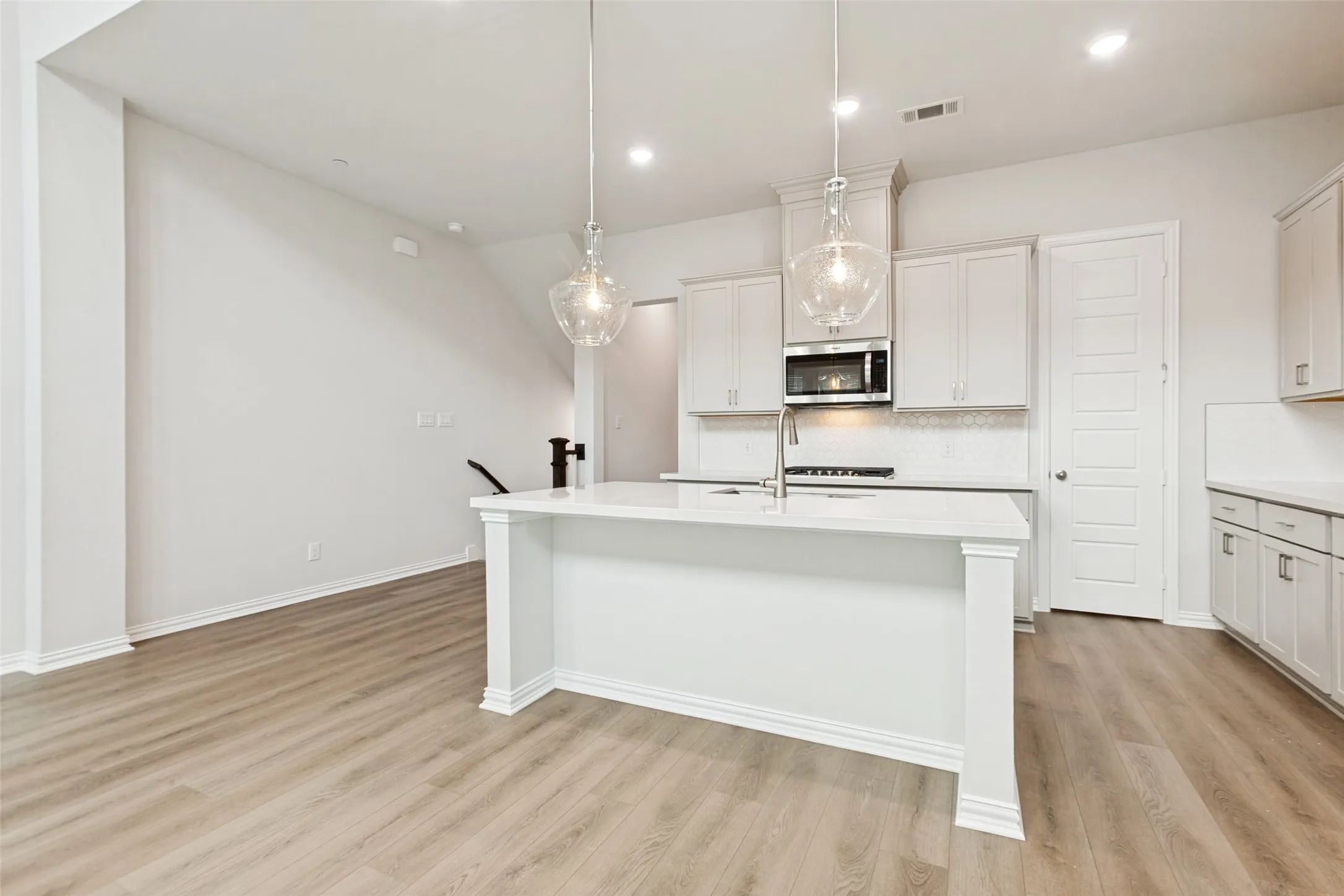 Townhouse For Rent in Collin County , 4157 Humboldt Street, Frisco, Texas 75034, 3 Bedroom, 3 Bathroom, 2 Garage spaces, 2,323 Sqft, built in 2024, mls#21334860, Real Estate Agent in Frisco, Homes For Rent in Collin county, Homes For Rent in Frisco, Realtor in Frisco Texas, Real Estate Brokerage Independent Realty Texas, Luminita Cordes Realtor