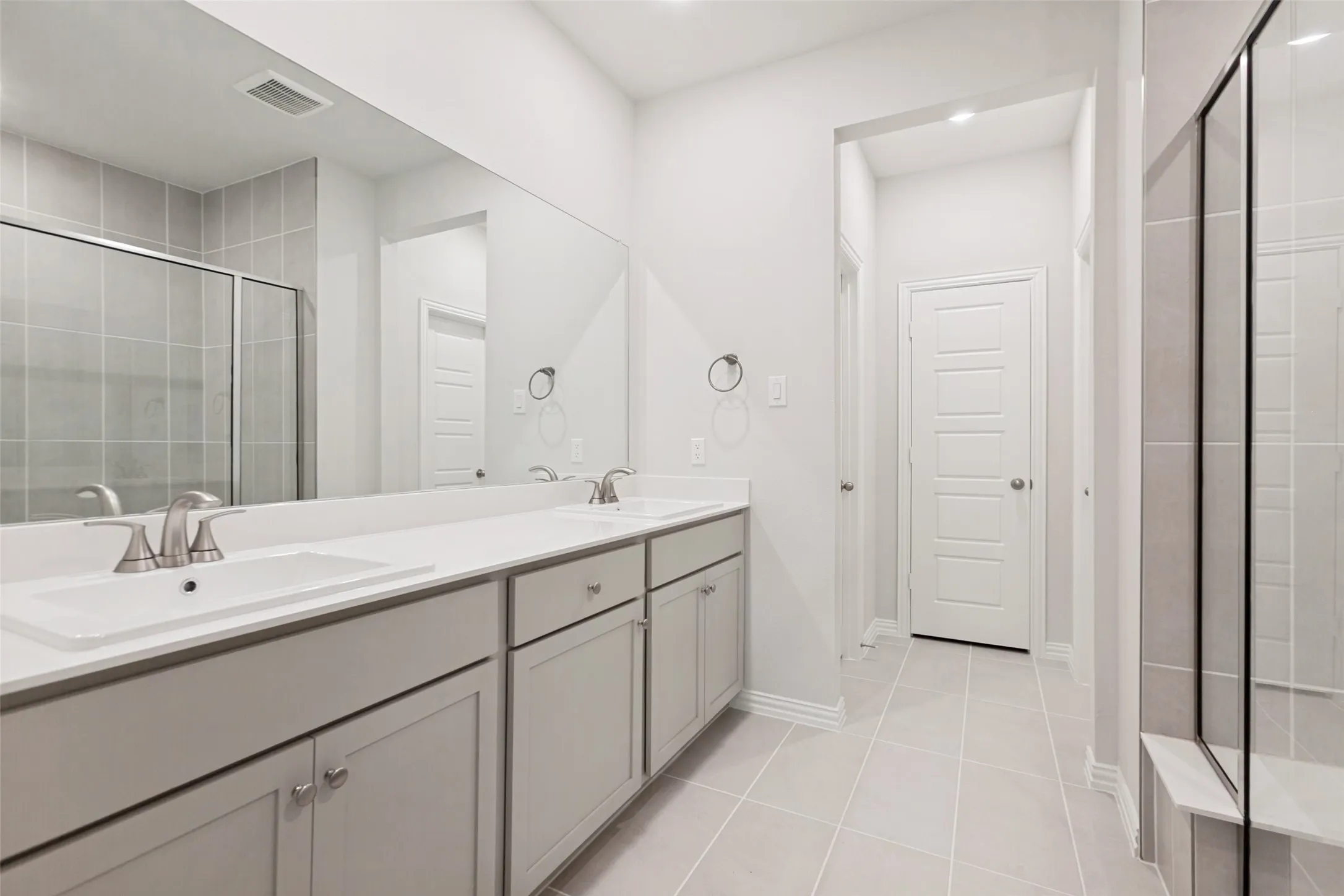 Townhouse For Rent in Collin County , 4157 Humboldt Street, Frisco, Texas 75034, 3 Bedroom, 3 Bathroom, 2 Garage spaces, 2,323 Sqft, built in 2024, mls#21334860, Real Estate Agent in Frisco, Homes For Rent in Collin county, Homes For Rent in Frisco, Realtor in Frisco Texas, Real Estate Brokerage Independent Realty Texas, Luminita Cordes Realtor