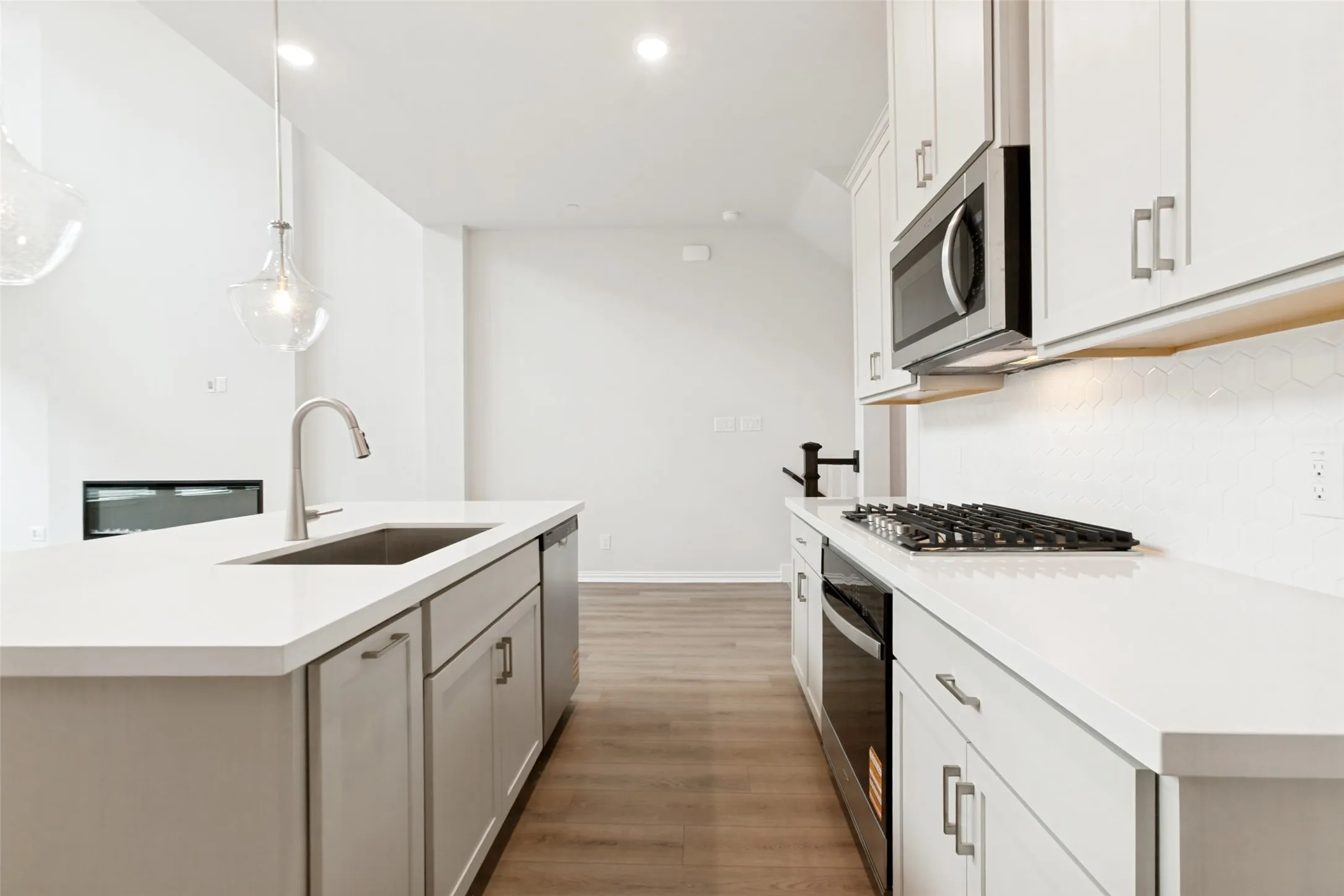 Townhouse For Rent in Collin County , 4157 Humboldt Street, Frisco, Texas 75034, 3 Bedroom, 3 Bathroom, 2 Garage spaces, 2,323 Sqft, built in 2024, mls#21334860, Real Estate Agent in Frisco, Homes For Rent in Collin county, Homes For Rent in Frisco, Realtor in Frisco Texas, Real Estate Brokerage Independent Realty Texas, Luminita Cordes Realtor