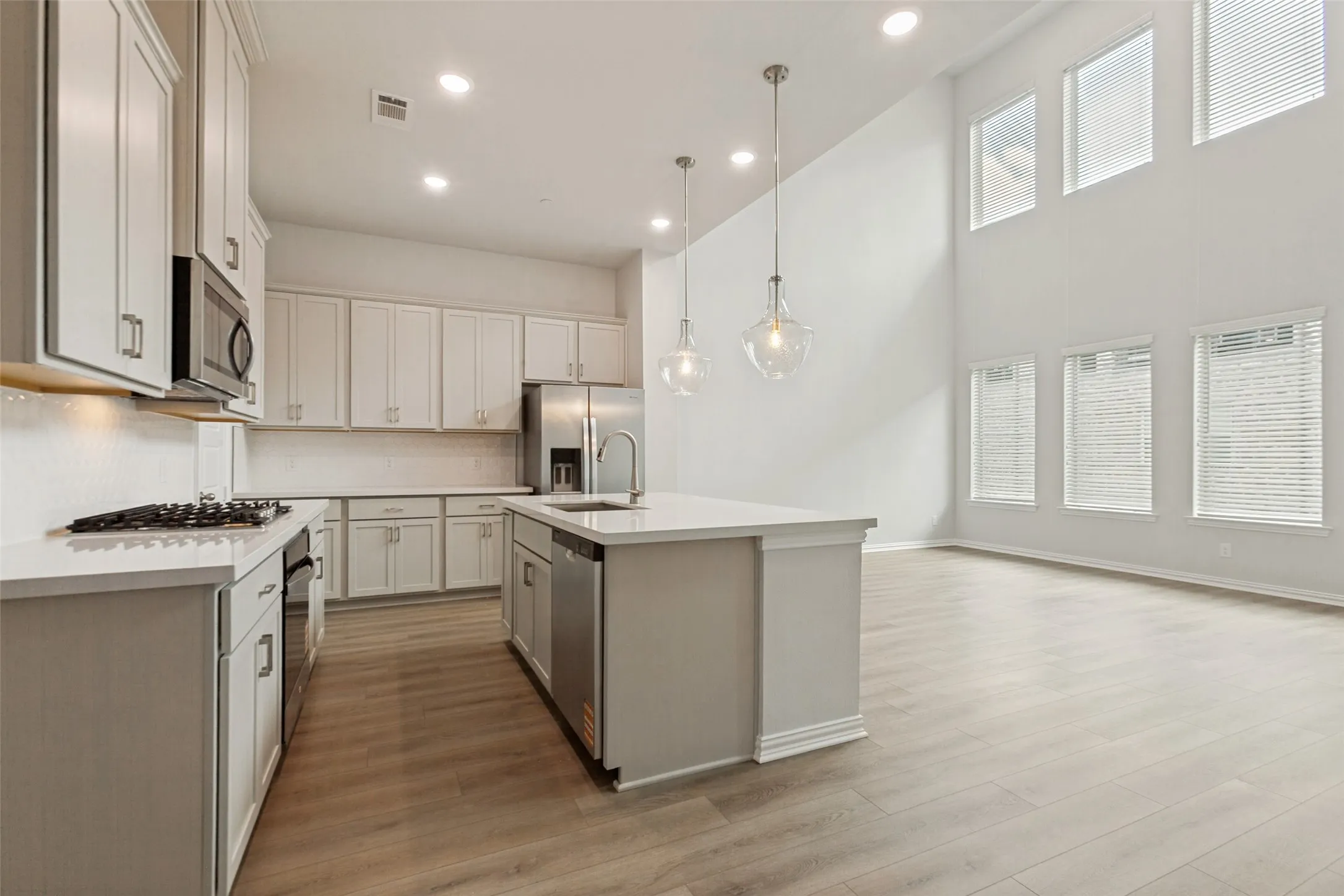 Townhouse For Rent in Collin County , 4157 Humboldt Street, Frisco, Texas 75034, 3 Bedroom, 3 Bathroom, 2 Garage spaces, 2,323 Sqft, built in 2024, mls#21334860, Real Estate Agent in Frisco, Homes For Rent in Collin county, Homes For Rent in Frisco, Realtor in Frisco Texas, Real Estate Brokerage Independent Realty Texas, Luminita Cordes Realtor