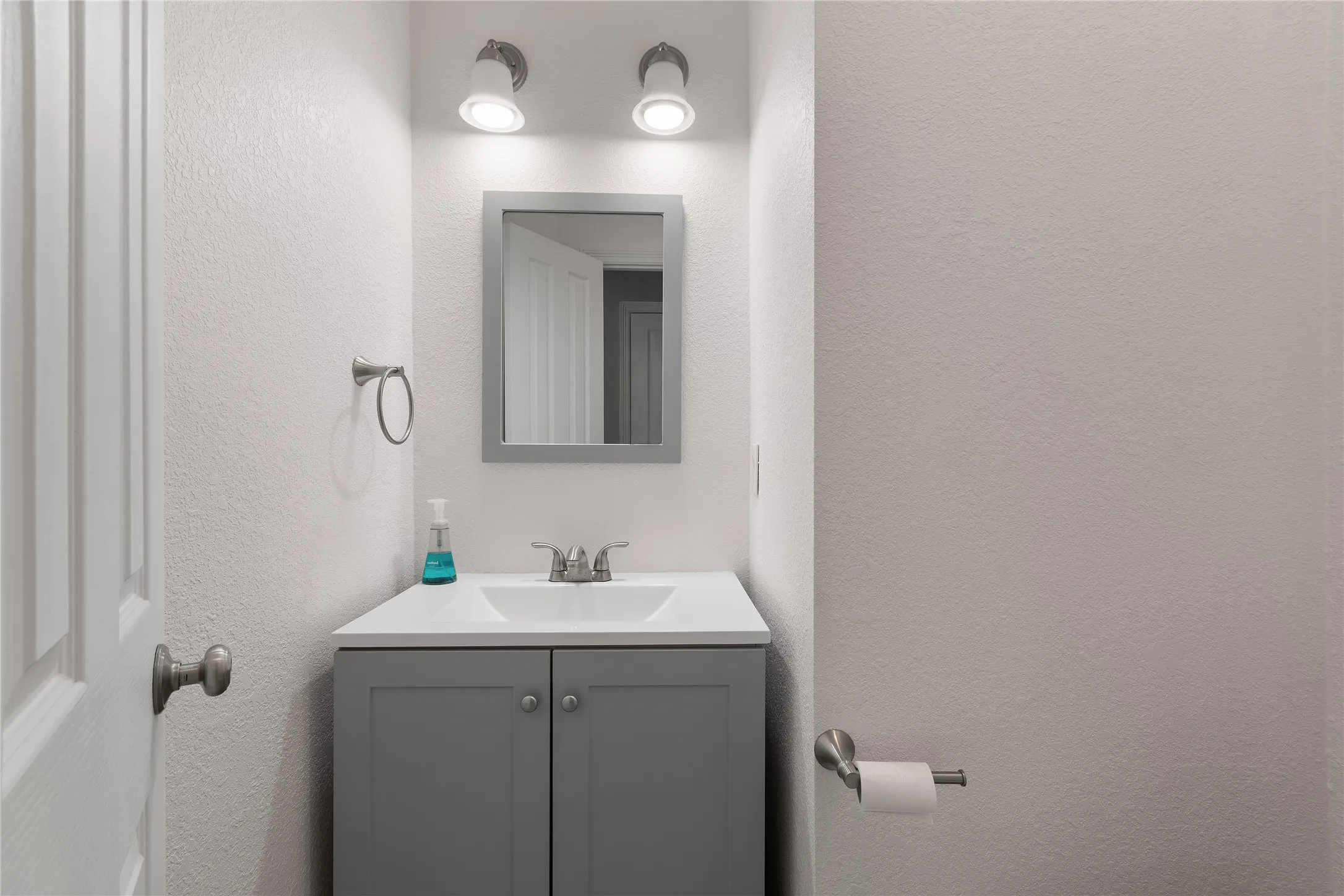Single Family Residence For Sale in Rockwall County , 225 Freedom Court, Rockwall, Texas 75032, 4 Bedrooms, 3 Bathrooms, 2 Garage spaces, 2,528 Sqft, built in 1997, Price $535,000, mls#21335021, Real Estate Agent in Rockwall, Homes For Sale in Rockwall county, Homes For Sale in Rockwall, Realtor in Rockwall Texas, Real Estate Brokerage Independent Realty Texas, Luminita Cordes Realtor