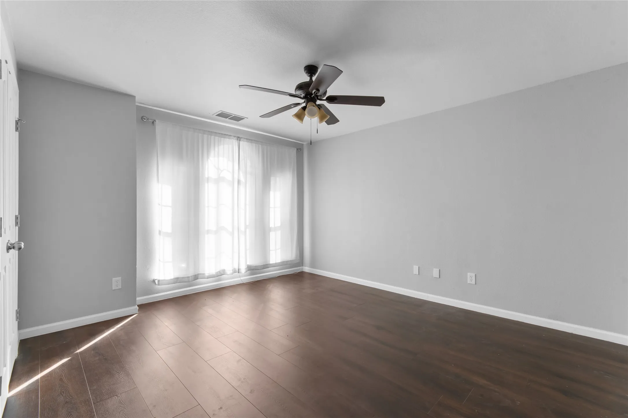 Single Family Residence For Sale in Rockwall County , 225 Freedom Court, Rockwall, Texas 75032, 4 Bedrooms, 3 Bathrooms, 2 Garage spaces, 2,528 Sqft, built in 1997, Price $535,000, mls#21335021, Real Estate Agent in Rockwall, Homes For Sale in Rockwall county, Homes For Sale in Rockwall, Realtor in Rockwall Texas, Real Estate Brokerage Independent Realty Texas, Luminita Cordes Realtor