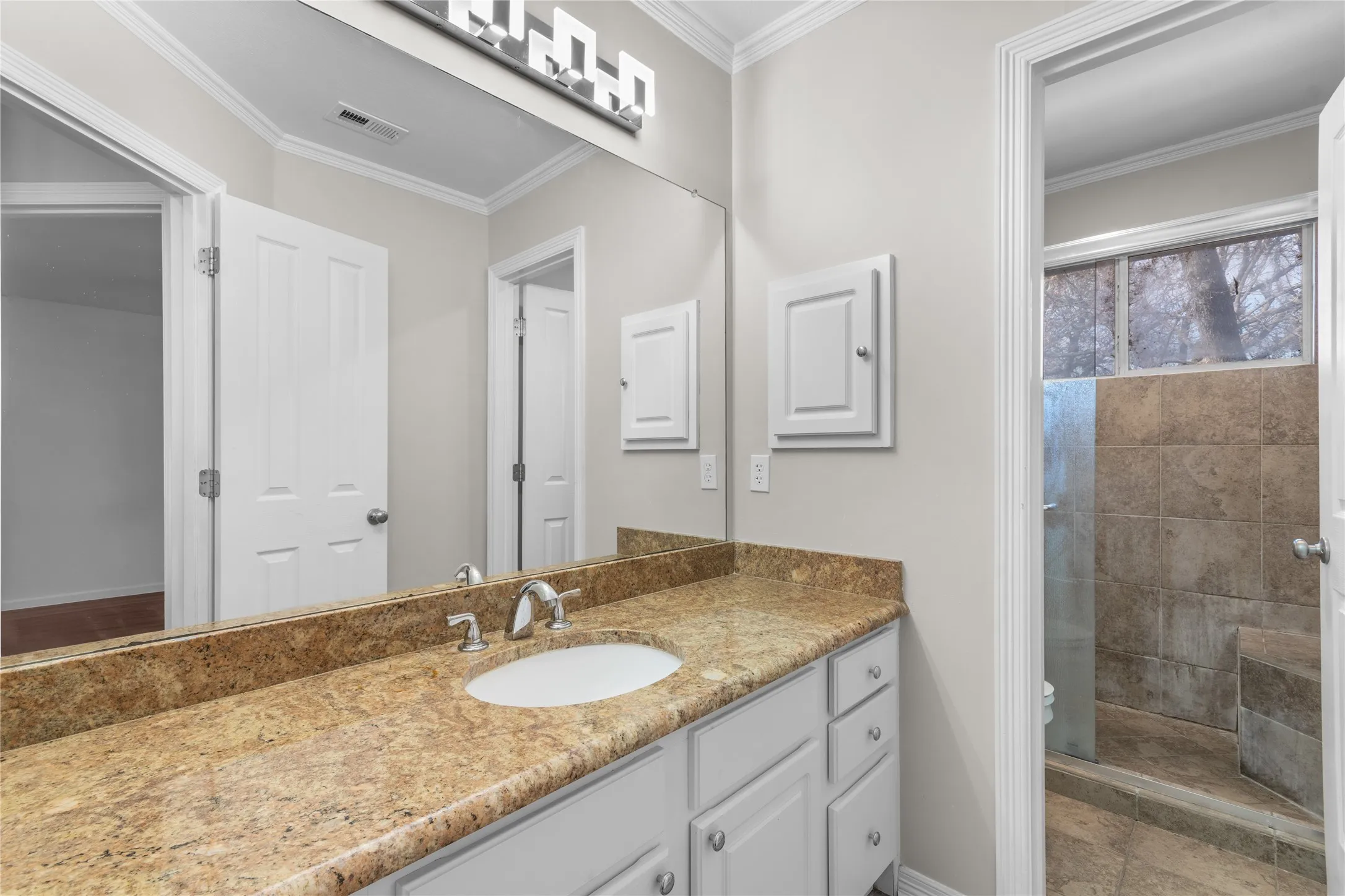 Single Family Residence For Sale in Rockwall County , 225 Freedom Court, Rockwall, Texas 75032, 4 Bedrooms, 3 Bathrooms, 2 Garage spaces, 2,528 Sqft, built in 1997, Price $535,000, mls#21335021, Real Estate Agent in Rockwall, Homes For Sale in Rockwall county, Homes For Sale in Rockwall, Realtor in Rockwall Texas, Real Estate Brokerage Independent Realty Texas, Luminita Cordes Realtor