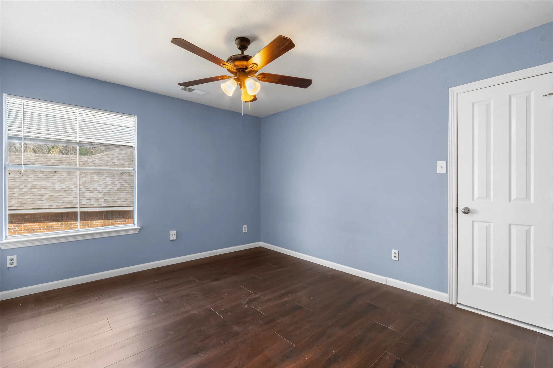 Single Family Residence For Sale in Rockwall County , 225 Freedom Court, Rockwall, Texas 75032, 4 Bedrooms, 3 Bathrooms, 2 Garage spaces, 2,528 Sqft, built in 1997, Price $535,000, mls#21335021, Real Estate Agent in Rockwall, Homes For Sale in Rockwall county, Homes For Sale in Rockwall, Realtor in Rockwall Texas, Real Estate Brokerage Independent Realty Texas, Luminita Cordes Realtor