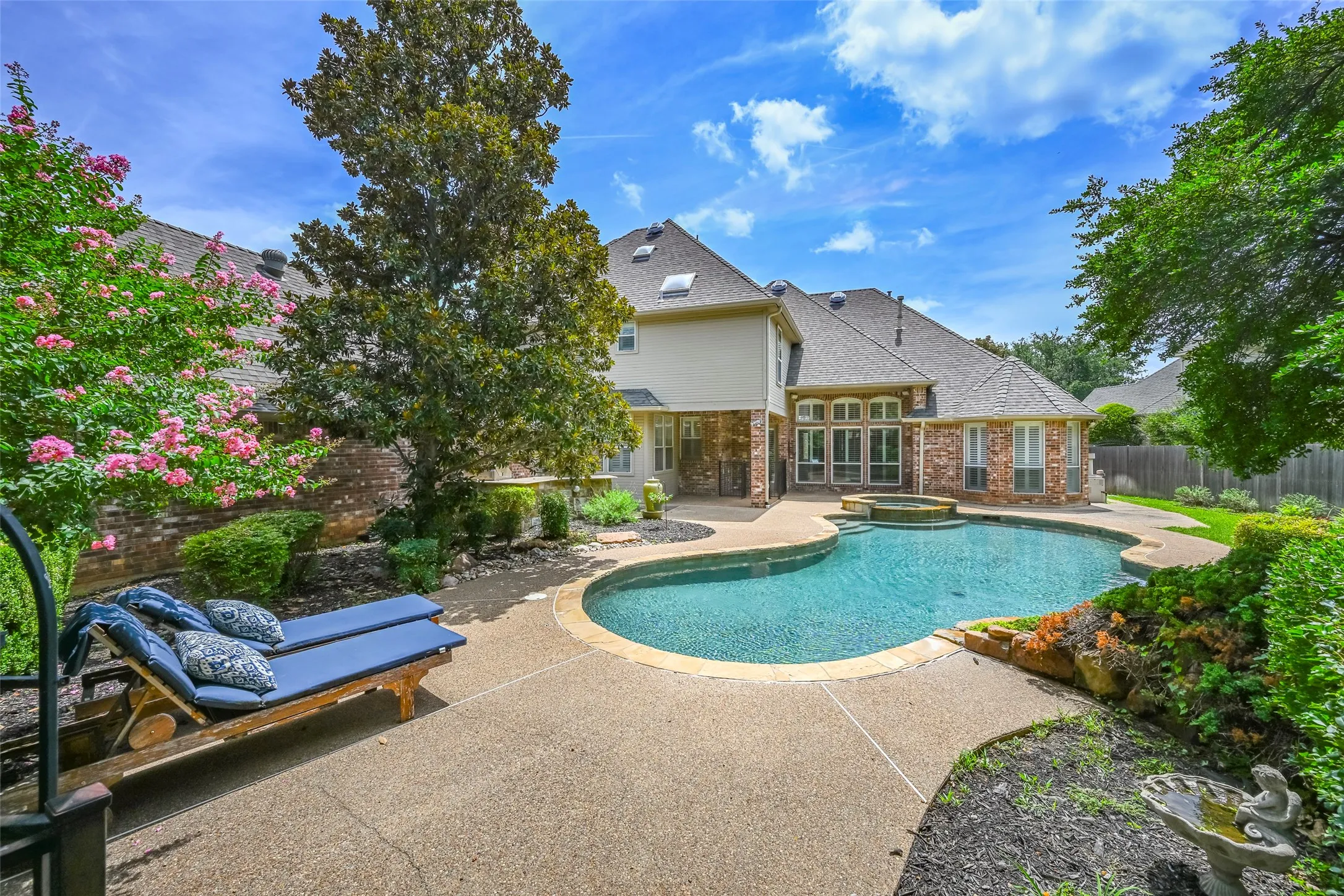 Single Family Residence For Sale in Tarrant County , 2300 Woodmoor Lane, Colleyville, Texas 76034, 4 Bedroom, 4 Bathroom, 3 Garage spaces, 3,746 Sqft, built in 1991, mls#21330210, Real Estate Agent in Colleyville, Homes For Sale in Tarrant county, Homes For Sale in Colleyville, Realtor in Colleyville Texas, Real Estate Brokerage Independent Realty Texas, Luminita Cordes Realtor