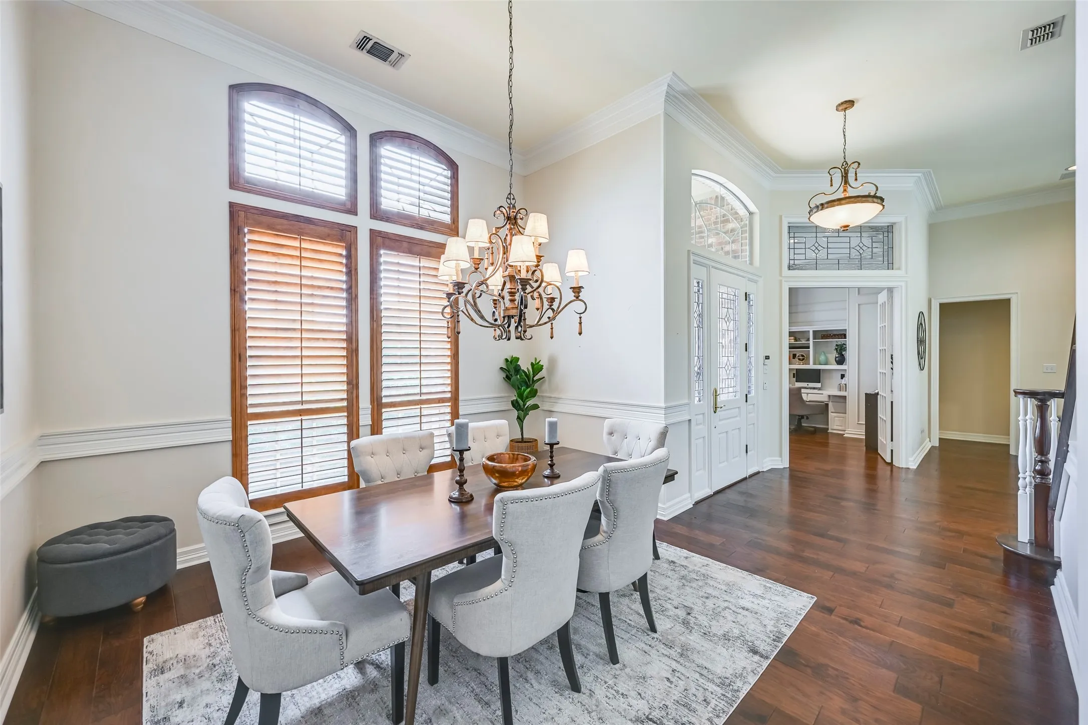 Single Family Residence For Sale in Tarrant County , 2300 Woodmoor Lane, Colleyville, Texas 76034, 4 Bedroom, 4 Bathroom, 3 Garage spaces, 3,746 Sqft, built in 1991, mls#21330210, Real Estate Agent in Colleyville, Homes For Sale in Tarrant county, Homes For Sale in Colleyville, Realtor in Colleyville Texas, Real Estate Brokerage Independent Realty Texas, Luminita Cordes Realtor