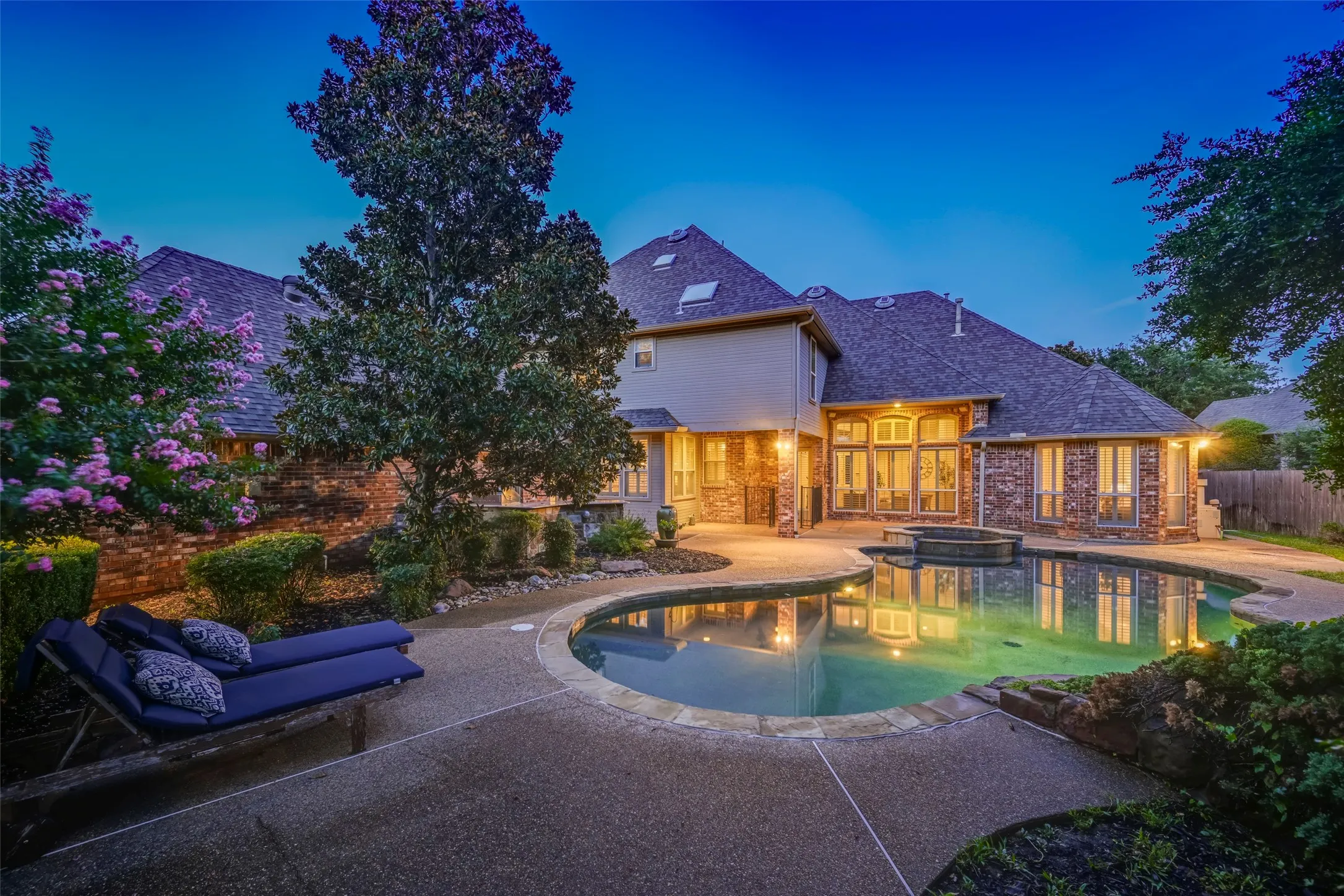 Single Family Residence For Sale in Tarrant County , 2300 Woodmoor Lane, Colleyville, Texas 76034, 4 Bedroom, 4 Bathroom, 3 Garage spaces, 3,746 Sqft, built in 1991, mls#21330210, Real Estate Agent in Colleyville, Homes For Sale in Tarrant county, Homes For Sale in Colleyville, Realtor in Colleyville Texas, Real Estate Brokerage Independent Realty Texas, Luminita Cordes Realtor