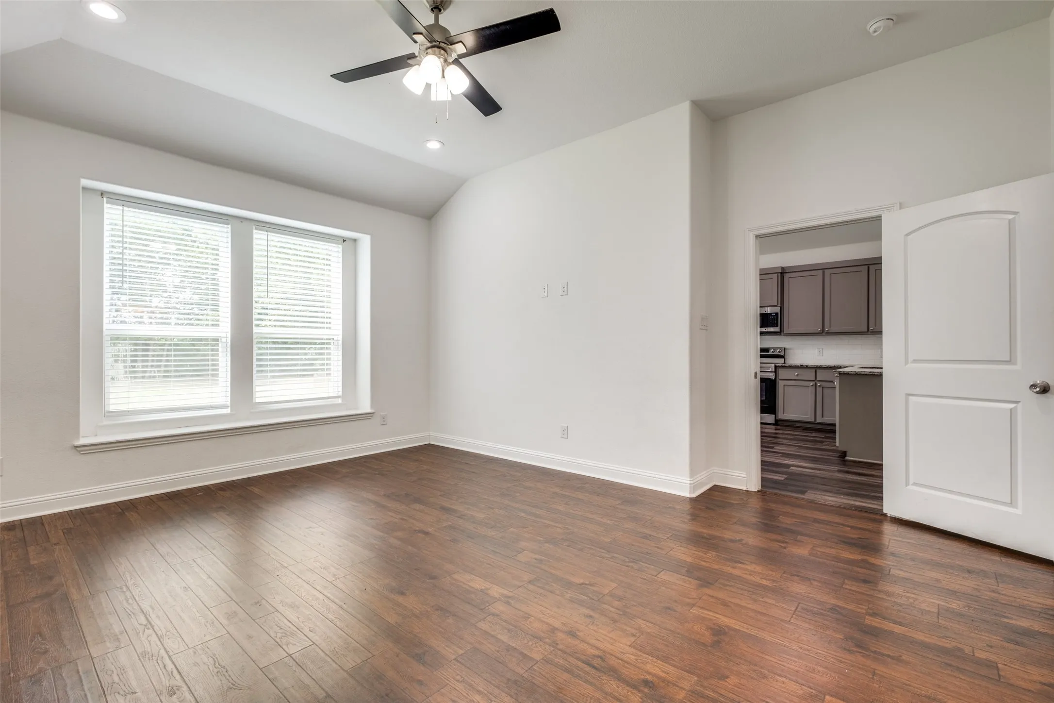 Single Family Residence For Rent in Dallas County , 2918 Morgan Drive, Dallas, Texas 75241, 4 Bedroom, 2 Bathroom, 2 Garage spaces, 1,610 Sqft, built in 2022, mls#21335024, Real Estate Agent in Dallas, Homes For Rent in Dallas county, Homes For Rent in Dallas, Realtor in Dallas Texas, Real Estate Brokerage Independent Realty Texas, Luminita Cordes Realtor