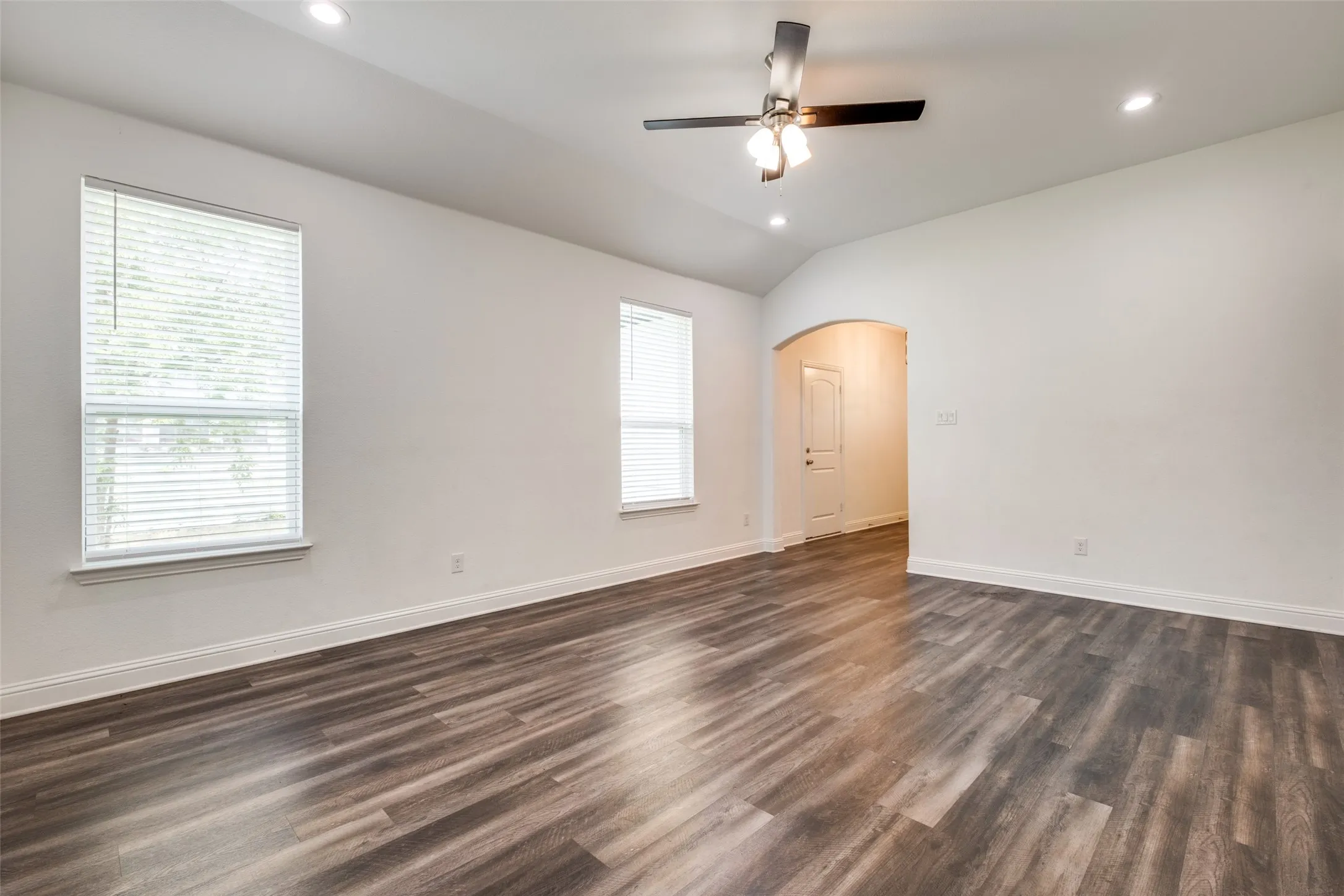 Single Family Residence For Rent in Dallas County , 2918 Morgan Drive, Dallas, Texas 75241, 4 Bedroom, 2 Bathroom, 2 Garage spaces, 1,610 Sqft, built in 2022, mls#21335024, Real Estate Agent in Dallas, Homes For Rent in Dallas county, Homes For Rent in Dallas, Realtor in Dallas Texas, Real Estate Brokerage Independent Realty Texas, Luminita Cordes Realtor