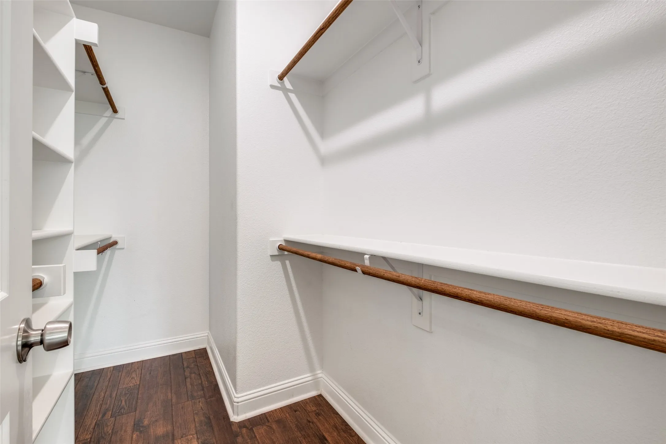 Single Family Residence For Rent in Dallas County , 2918 Morgan Drive, Dallas, Texas 75241, 4 Bedroom, 2 Bathroom, 2 Garage spaces, 1,610 Sqft, built in 2022, mls#21335024, Real Estate Agent in Dallas, Homes For Rent in Dallas county, Homes For Rent in Dallas, Realtor in Dallas Texas, Real Estate Brokerage Independent Realty Texas, Luminita Cordes Realtor