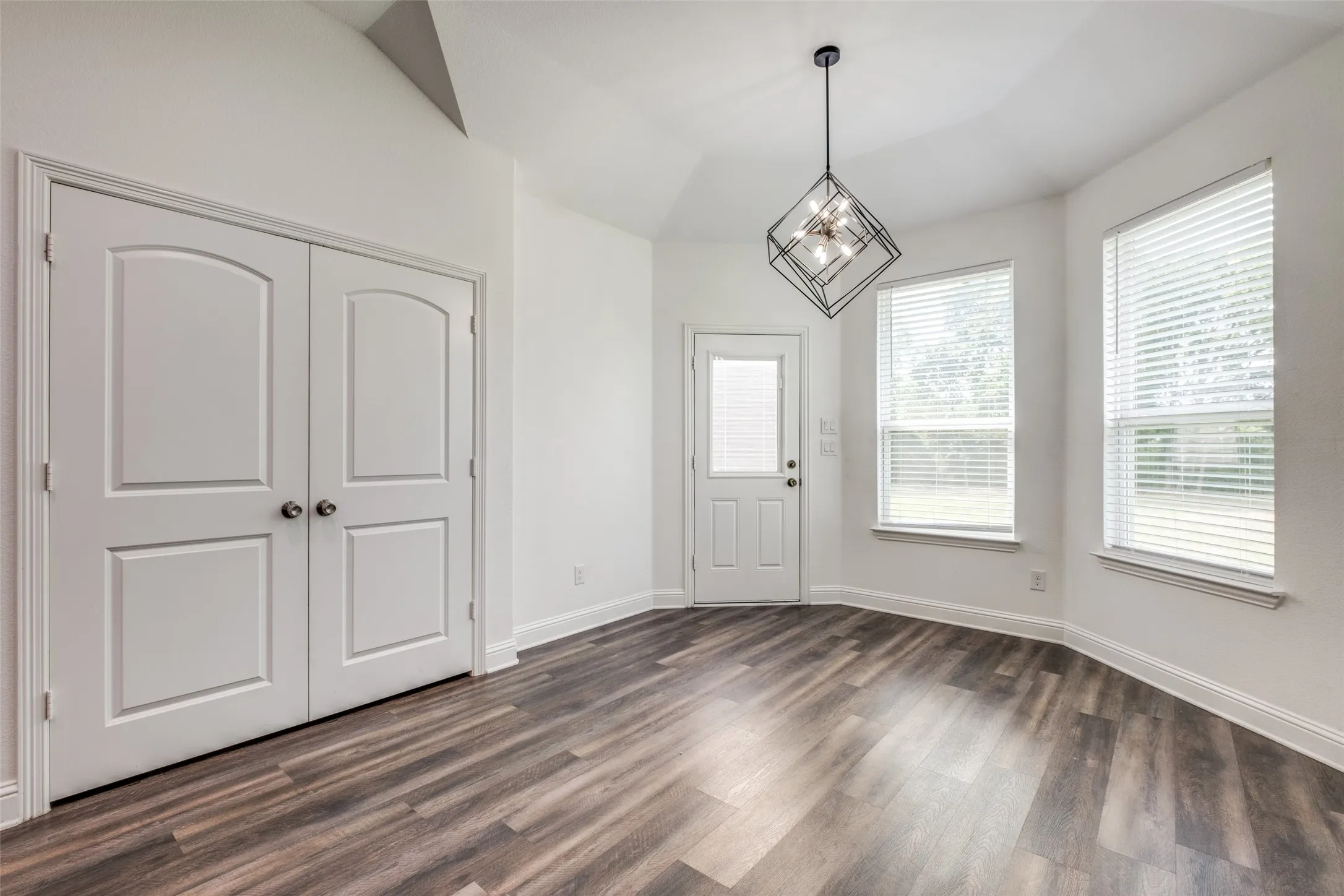 Single Family Residence For Rent in Dallas County , 2918 Morgan Drive, Dallas, Texas 75241, 4 Bedroom, 2 Bathroom, 2 Garage spaces, 1,610 Sqft, built in 2022, mls#21335024, Real Estate Agent in Dallas, Homes For Rent in Dallas county, Homes For Rent in Dallas, Realtor in Dallas Texas, Real Estate Brokerage Independent Realty Texas, Luminita Cordes Realtor