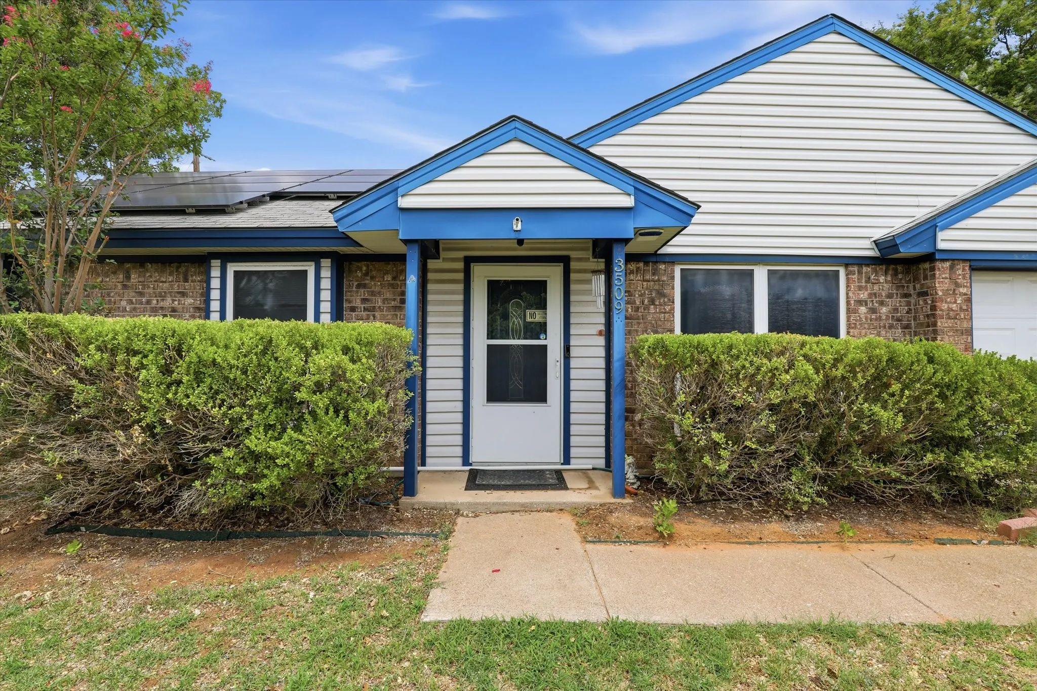 Single Family Residence For Sale in Tarrant County , 3509 Westgrove Drive, Arlington, Texas 76001, 3 Bedroom, 2 Bathroom, 1 Garage spaces, 974 Sqft, built in 1983, mls#21335025, Real Estate Agent in Arlington, Homes For Sale in Tarrant county, Homes For Sale in Arlington, Realtor in Arlington Texas, Real Estate Brokerage Independent Realty Texas, Luminita Cordes Realtor