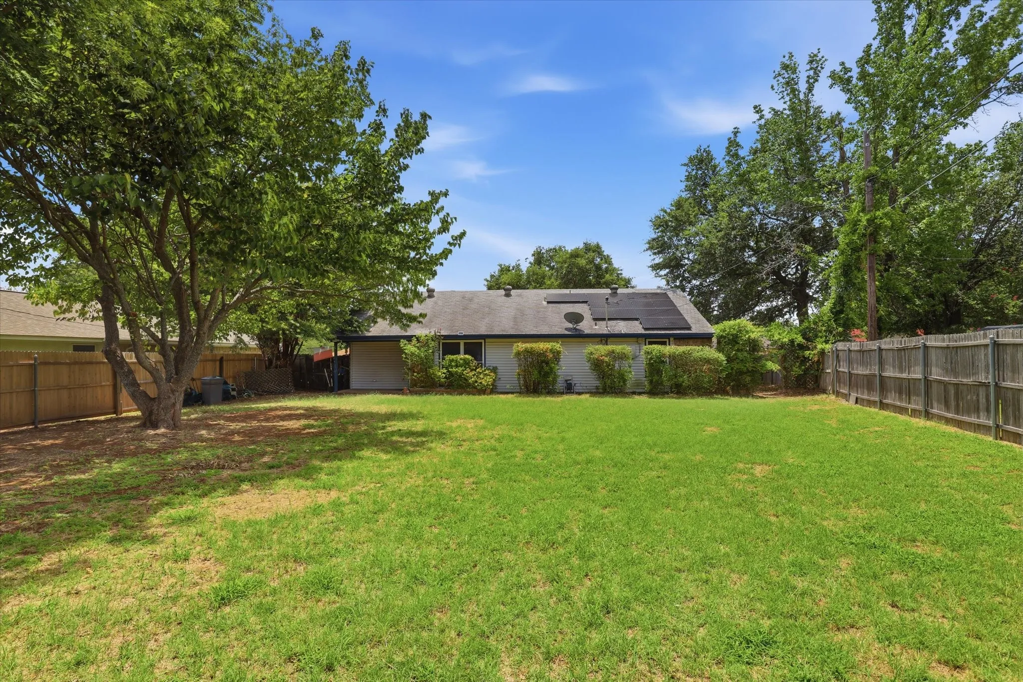 Single Family Residence For Sale in Tarrant County , 3509 Westgrove Drive, Arlington, Texas 76001, 3 Bedroom, 2 Bathroom, 1 Garage spaces, 974 Sqft, built in 1983, mls#21335025, Real Estate Agent in Arlington, Homes For Sale in Tarrant county, Homes For Sale in Arlington, Realtor in Arlington Texas, Real Estate Brokerage Independent Realty Texas, Luminita Cordes Realtor