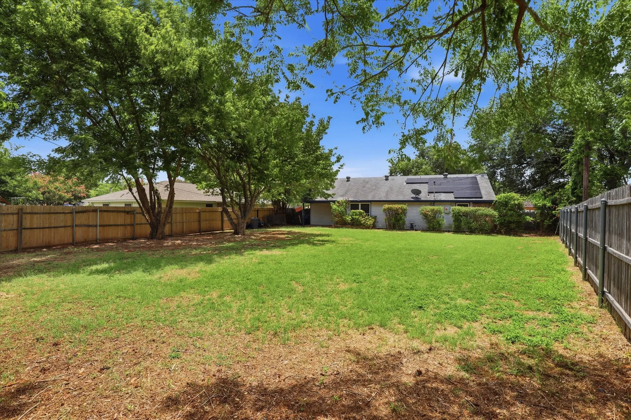 Single Family Residence For Sale in Tarrant County , 3509 Westgrove Drive, Arlington, Texas 76001, 3 Bedroom, 2 Bathroom, 1 Garage spaces, 974 Sqft, built in 1983, mls#21335025, Real Estate Agent in Arlington, Homes For Sale in Tarrant county, Homes For Sale in Arlington, Realtor in Arlington Texas, Real Estate Brokerage Independent Realty Texas, Luminita Cordes Realtor