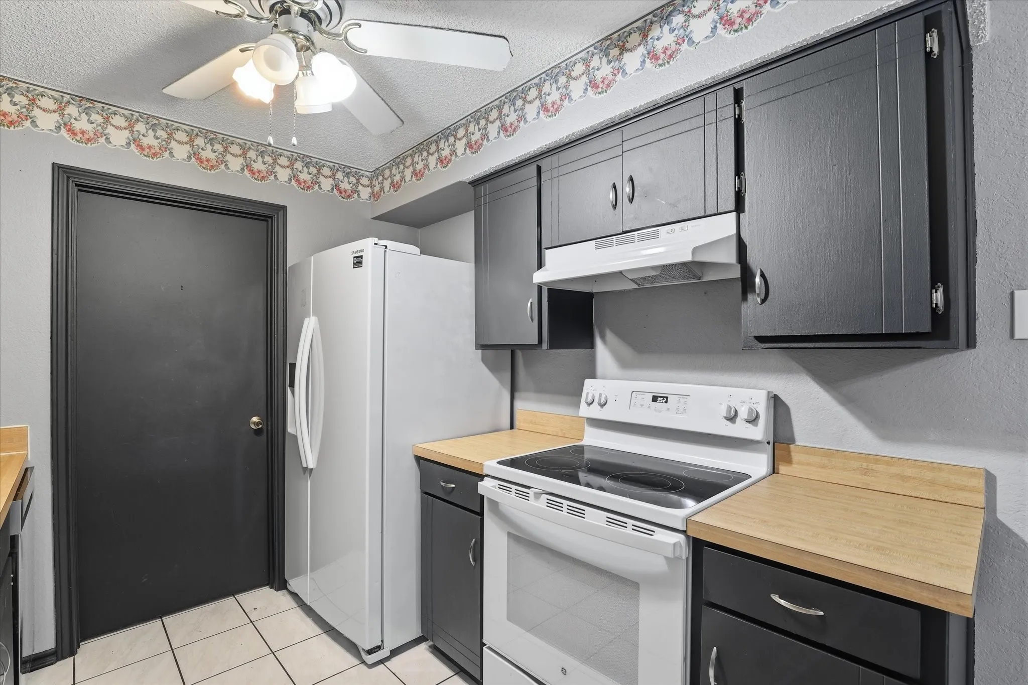 Single Family Residence For Sale in Tarrant County , 3509 Westgrove Drive, Arlington, Texas 76001, 3 Bedroom, 2 Bathroom, 1 Garage spaces, 974 Sqft, built in 1983, mls#21335025, Real Estate Agent in Arlington, Homes For Sale in Tarrant county, Homes For Sale in Arlington, Realtor in Arlington Texas, Real Estate Brokerage Independent Realty Texas, Luminita Cordes Realtor