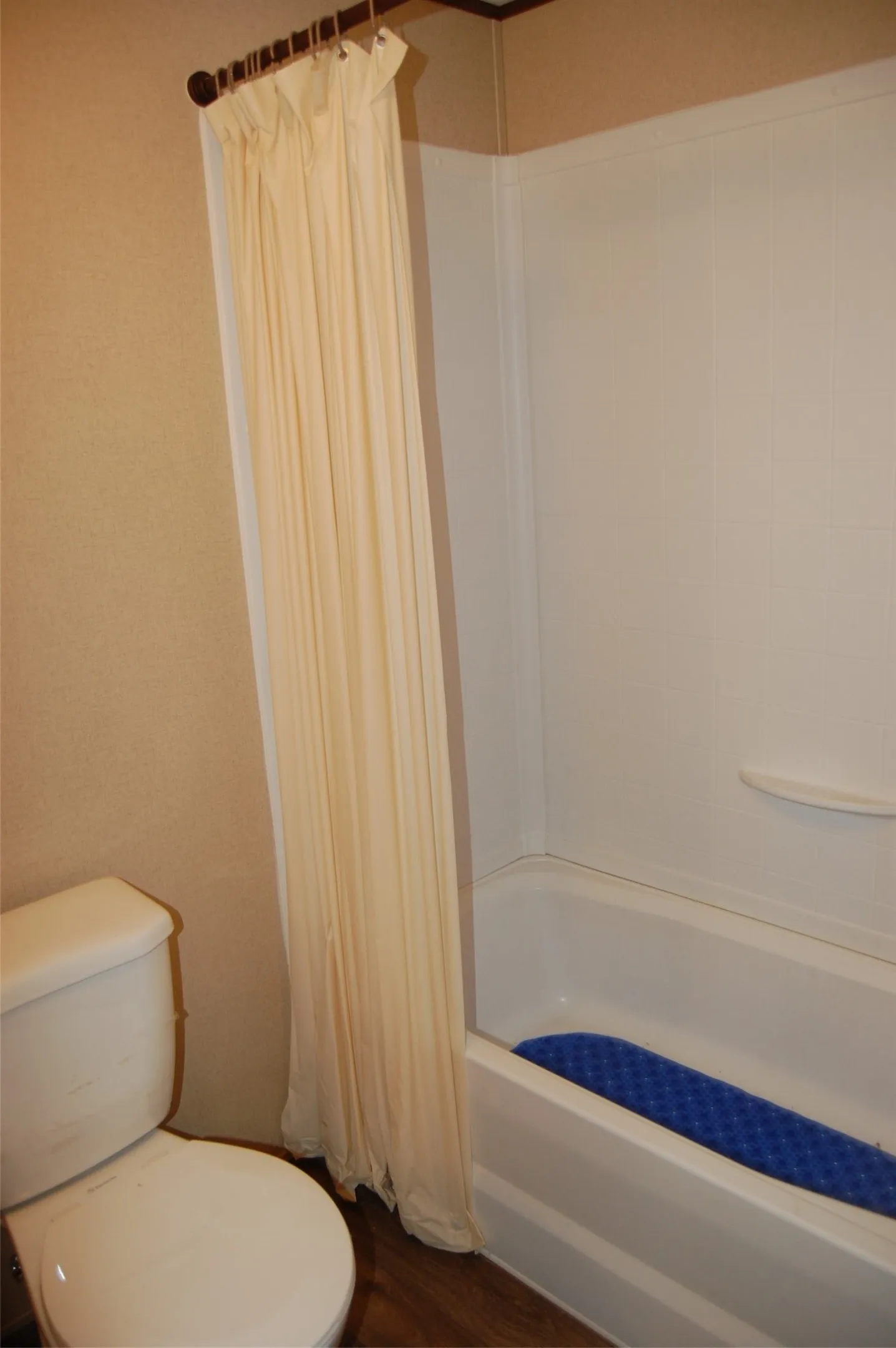 Spacious Bathroom