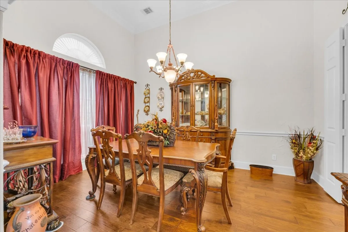 Single Family Residence For Sale in Ellis County , 2201 Somerset, Midlothian, Texas 76065, 4 Bedroom, 4 Bathroom, 3 Garage spaces, 4,020 Sqft, built in 2001, mls#21334132, Real Estate Agent in Midlothian, Homes For Sale in Ellis county, Homes For Sale in Midlothian, Realtor in Midlothian Texas, Real Estate Brokerage Independent Realty Texas, Luminita Cordes Realtor