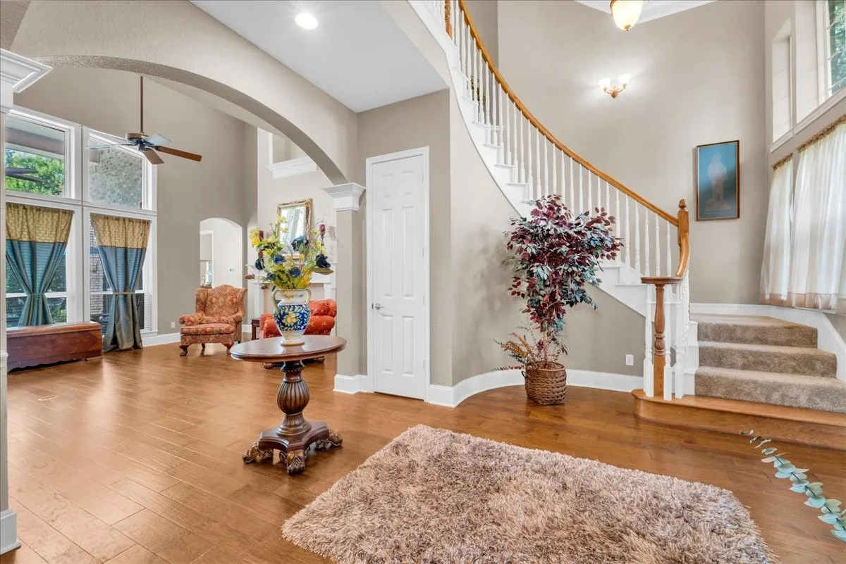 Single Family Residence For Sale in Ellis County , 2201 Somerset, Midlothian, Texas 76065, 4 Bedroom, 4 Bathroom, 3 Garage spaces, 4,020 Sqft, built in 2001, mls#21334132, Real Estate Agent in Midlothian, Homes For Sale in Ellis county, Homes For Sale in Midlothian, Realtor in Midlothian Texas, Real Estate Brokerage Independent Realty Texas, Luminita Cordes Realtor