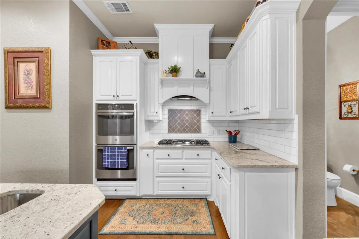 Single Family Residence For Sale in Ellis County , 2201 Somerset, Midlothian, Texas 76065, 4 Bedroom, 4 Bathroom, 3 Garage spaces, 4,020 Sqft, built in 2001, mls#21334132, Real Estate Agent in Midlothian, Homes For Sale in Ellis county, Homes For Sale in Midlothian, Realtor in Midlothian Texas, Real Estate Brokerage Independent Realty Texas, Luminita Cordes Realtor