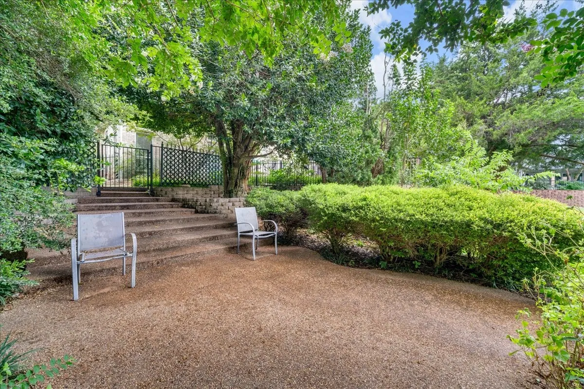 Single Family Residence For Sale in Ellis County , 2201 Somerset, Midlothian, Texas 76065, 4 Bedroom, 4 Bathroom, 3 Garage spaces, 4,020 Sqft, built in 2001, mls#21334132, Real Estate Agent in Midlothian, Homes For Sale in Ellis county, Homes For Sale in Midlothian, Realtor in Midlothian Texas, Real Estate Brokerage Independent Realty Texas, Luminita Cordes Realtor