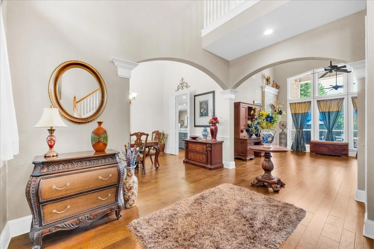 Single Family Residence For Sale in Ellis County , 2201 Somerset, Midlothian, Texas 76065, 4 Bedroom, 4 Bathroom, 3 Garage spaces, 4,020 Sqft, built in 2001, mls#21334132, Real Estate Agent in Midlothian, Homes For Sale in Ellis county, Homes For Sale in Midlothian, Realtor in Midlothian Texas, Real Estate Brokerage Independent Realty Texas, Luminita Cordes Realtor