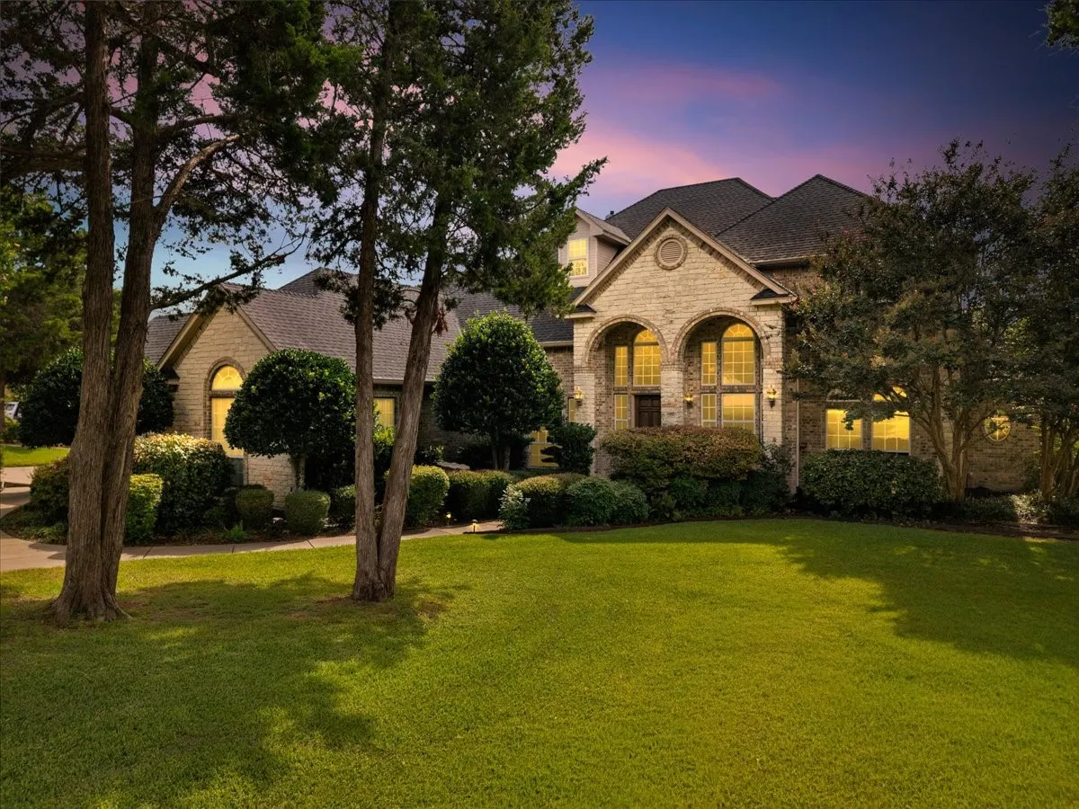 Single Family Residence For Sale in Ellis County , 2201 Somerset, Midlothian, Texas 76065, 4 Bedroom, 4 Bathroom, 3 Garage spaces, 4,020 Sqft, built in 2001, mls#21334132, Real Estate Agent in Midlothian, Homes For Sale in Ellis county, Homes For Sale in Midlothian, Realtor in Midlothian Texas, Real Estate Brokerage Independent Realty Texas, Luminita Cordes Realtor