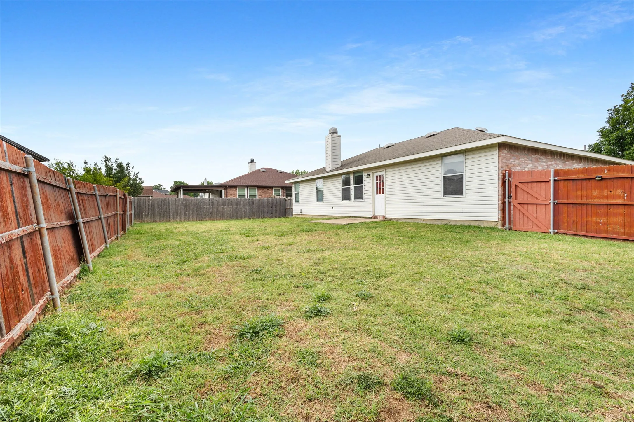 Single Family Residence For Sale in Tarrant County , 1434 Paint Brush Court, Burleson, Texas 76028, 3 Bedroom, 2 Bathroom, 2 Garage spaces, 1,452 Sqft, built in 2005, mls#21330064, Real Estate Agent in Burleson, Homes For Sale in Tarrant county, Homes For Sale in Burleson, Realtor in Burleson Texas, Real Estate Brokerage Independent Realty Texas, Luminita Cordes Realtor